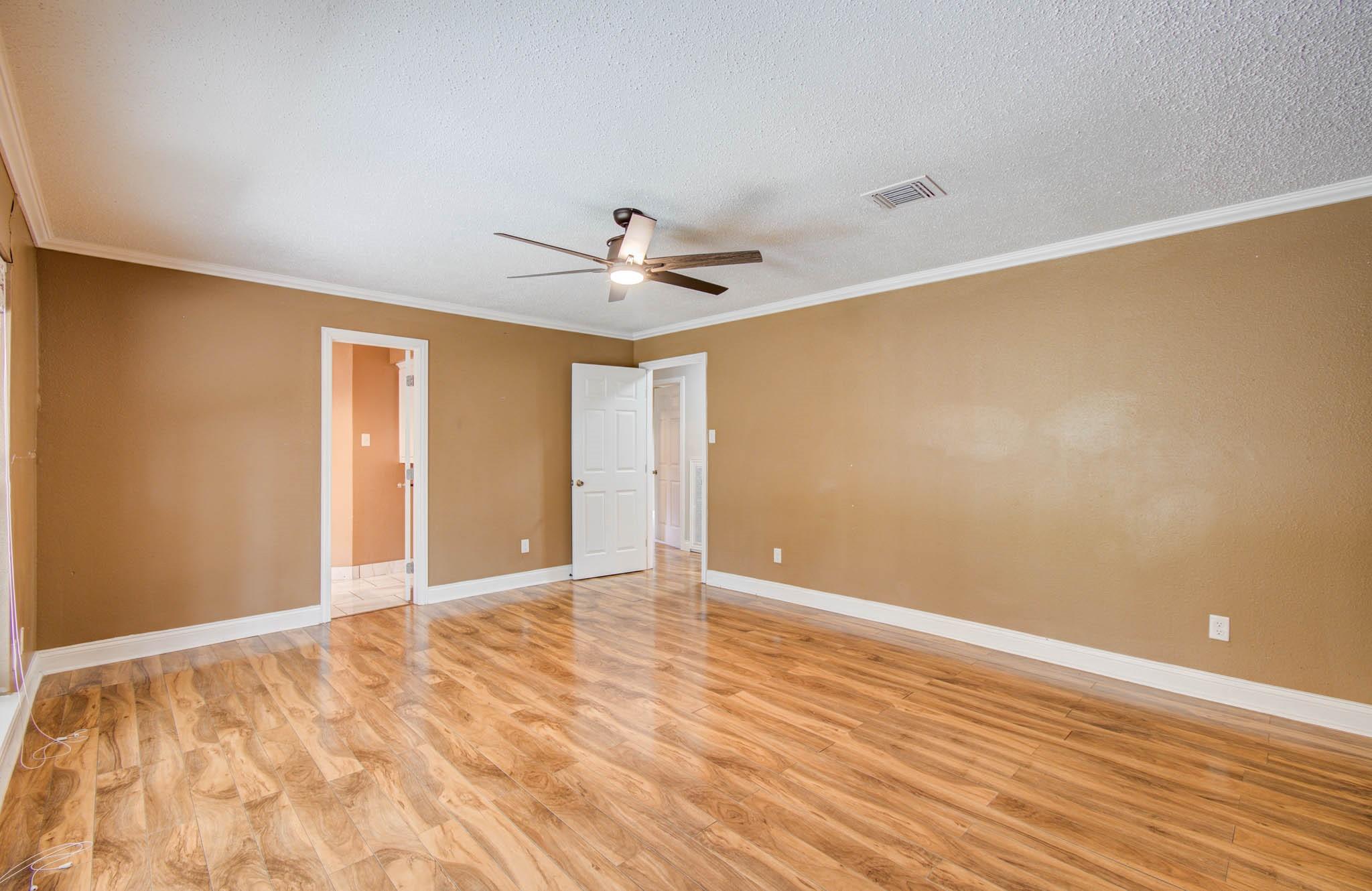 123 W Circle Drive