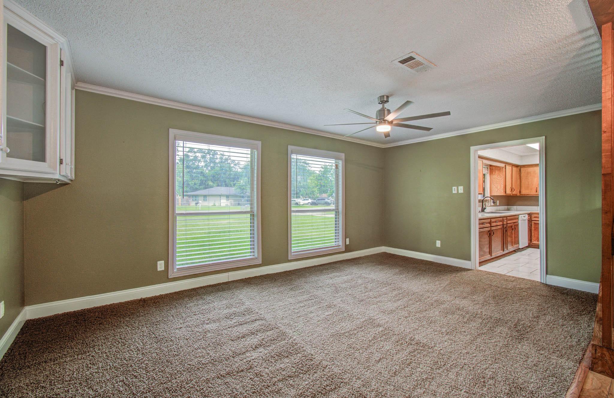 123 W Circle Drive