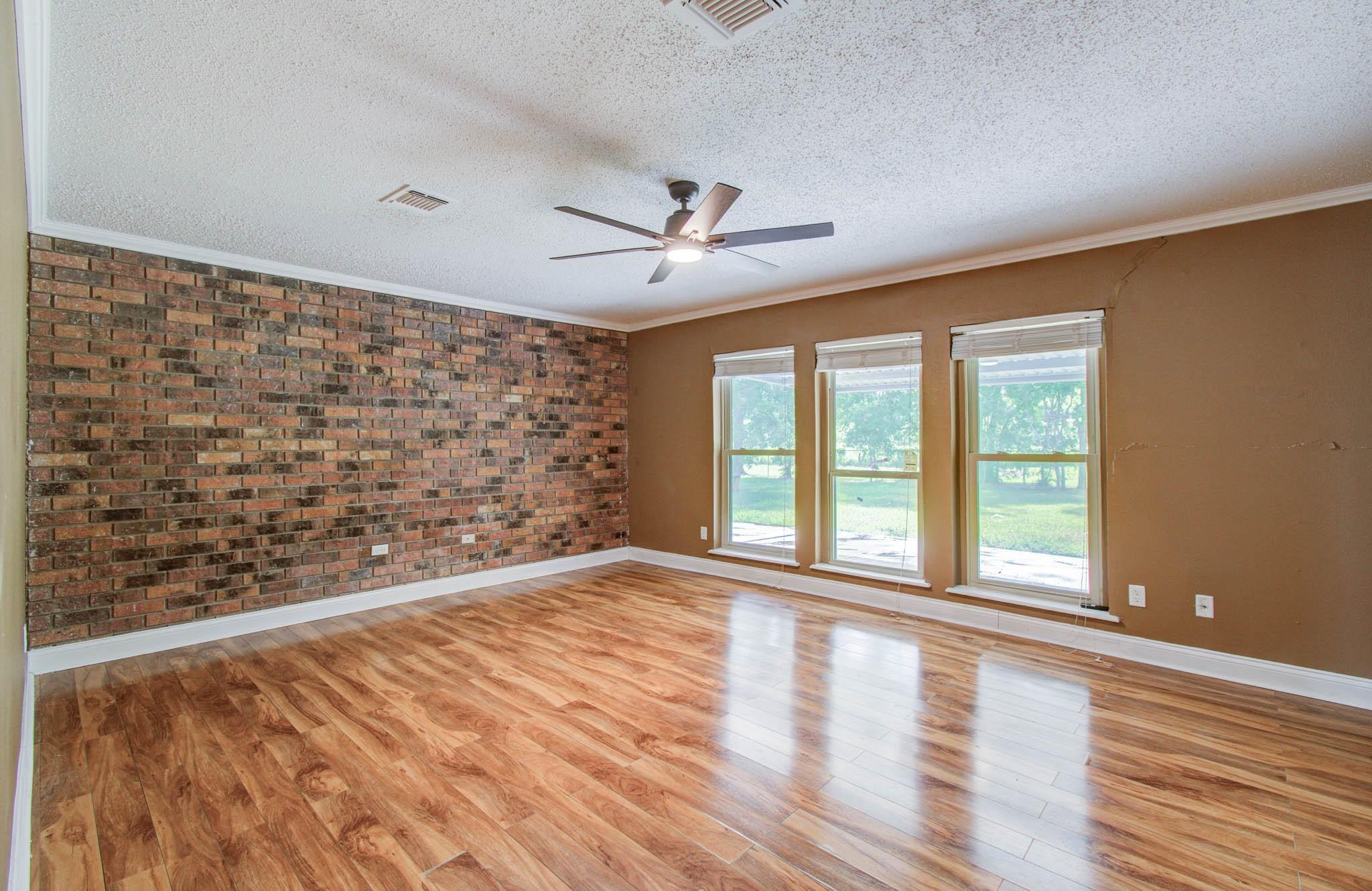 123 W Circle Drive