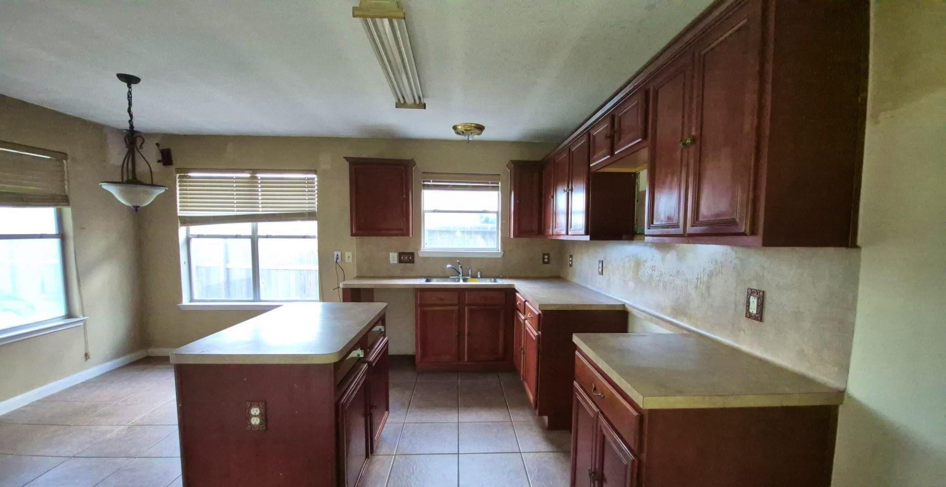 20906 S Hide Court