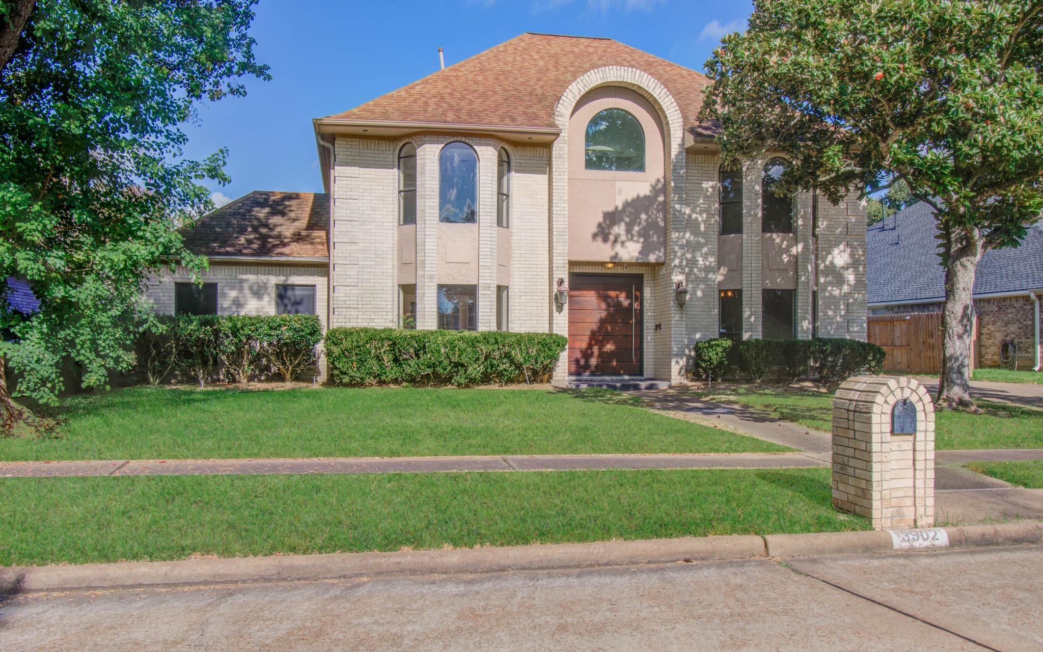 3902 Crow Valley Drive