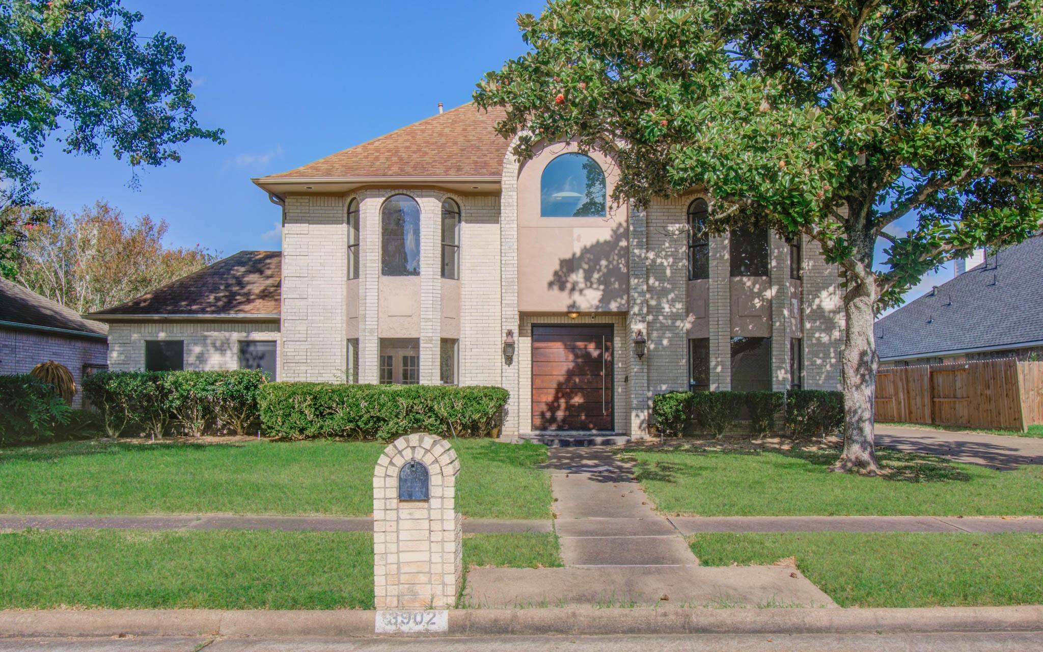 3902 Crow Valley Drive
