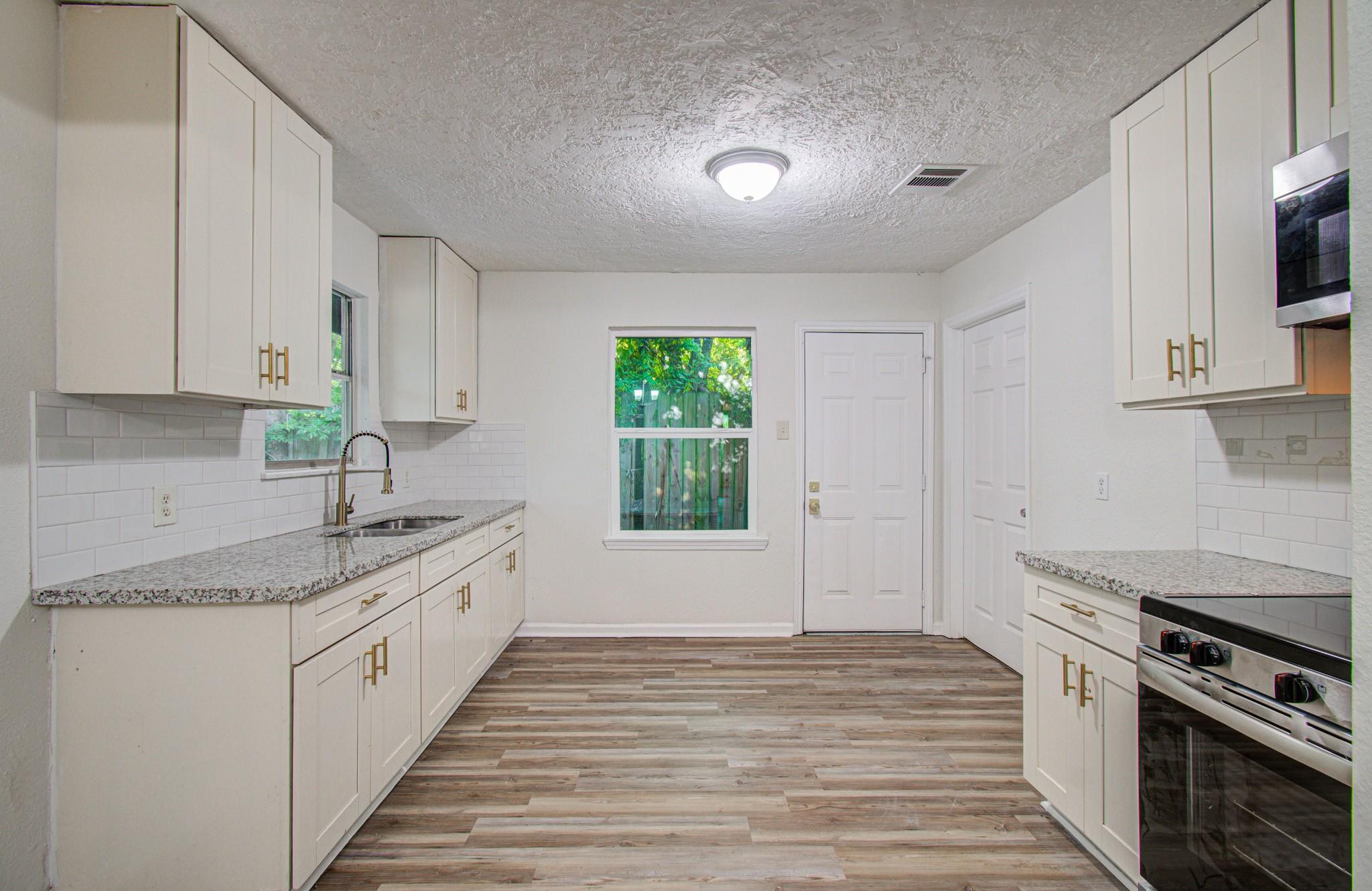 5634 Ridgeway Drive