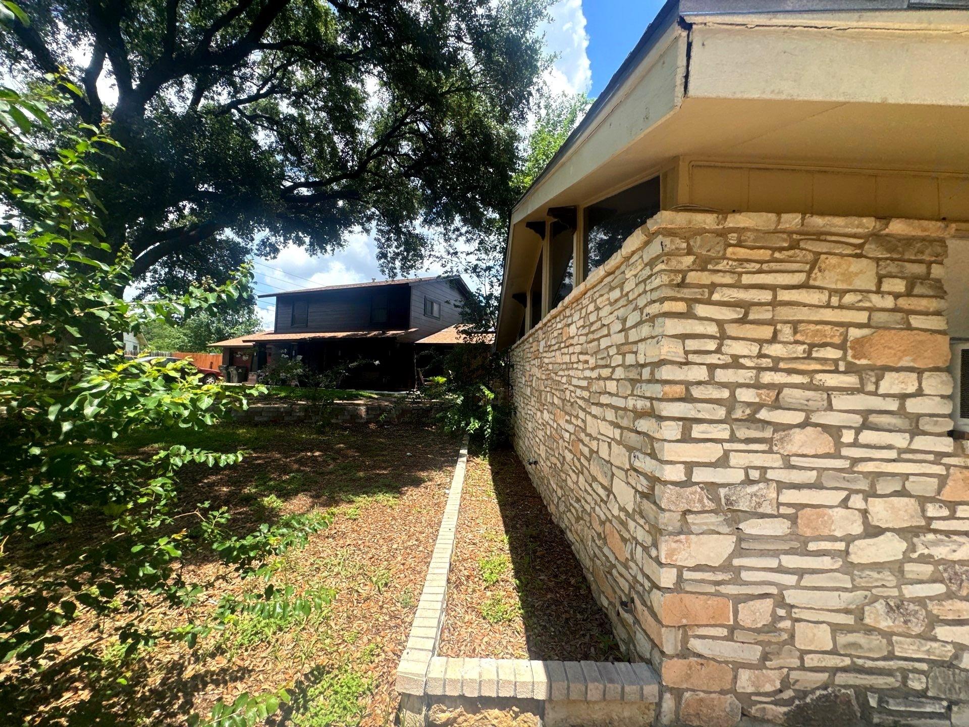 6118 Windy Forest