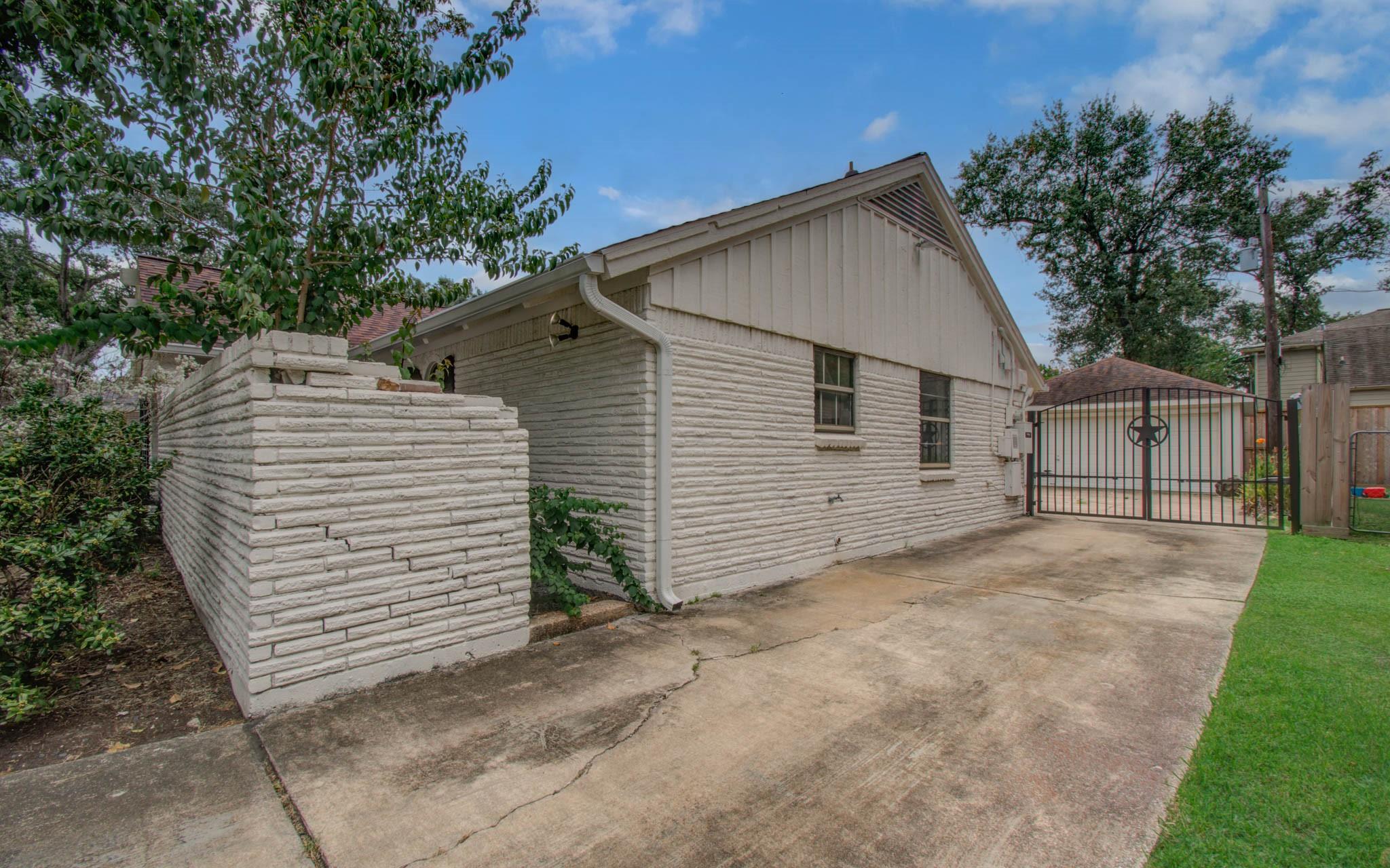 2407 Del Norte Street