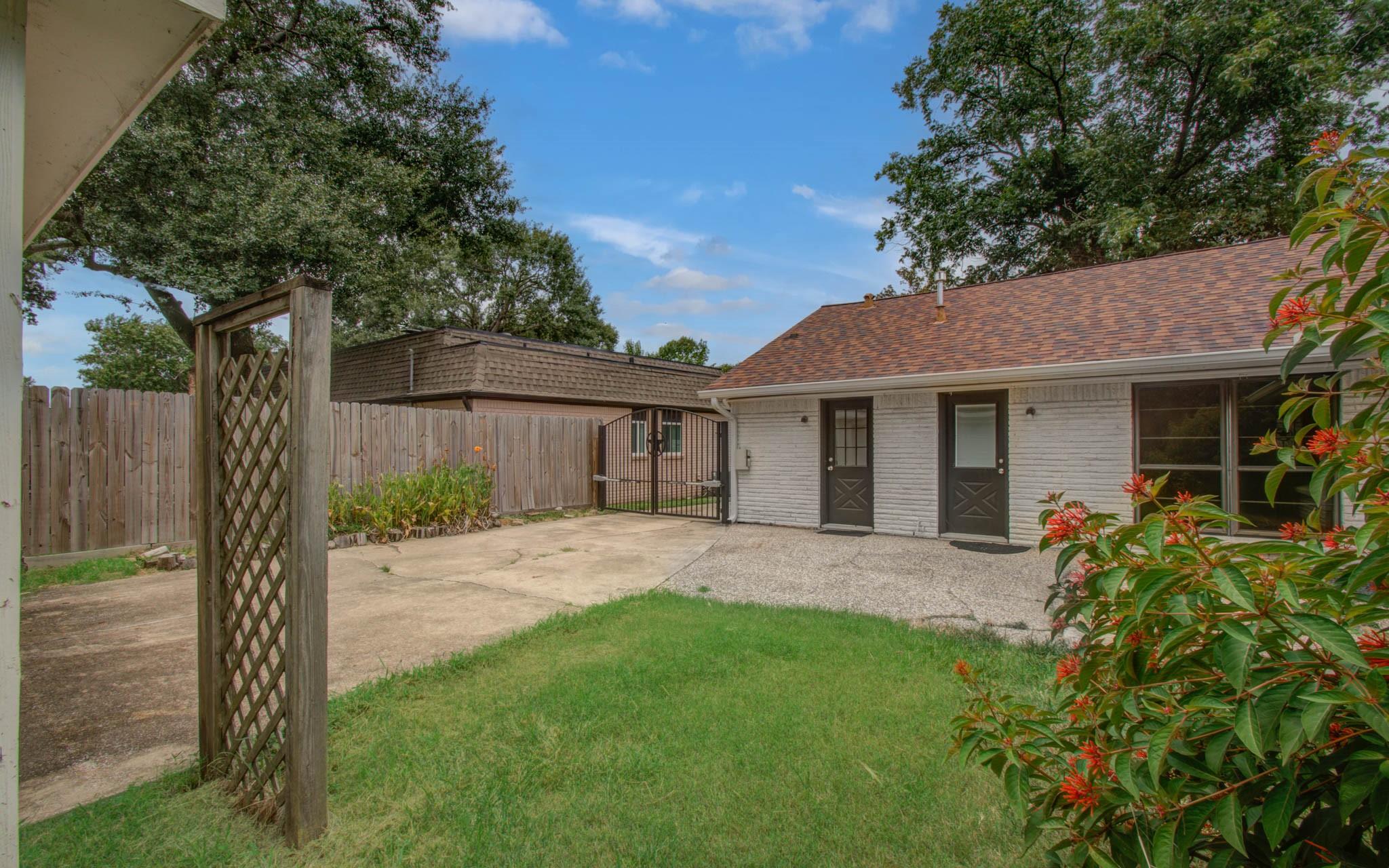 2407 Del Norte Street