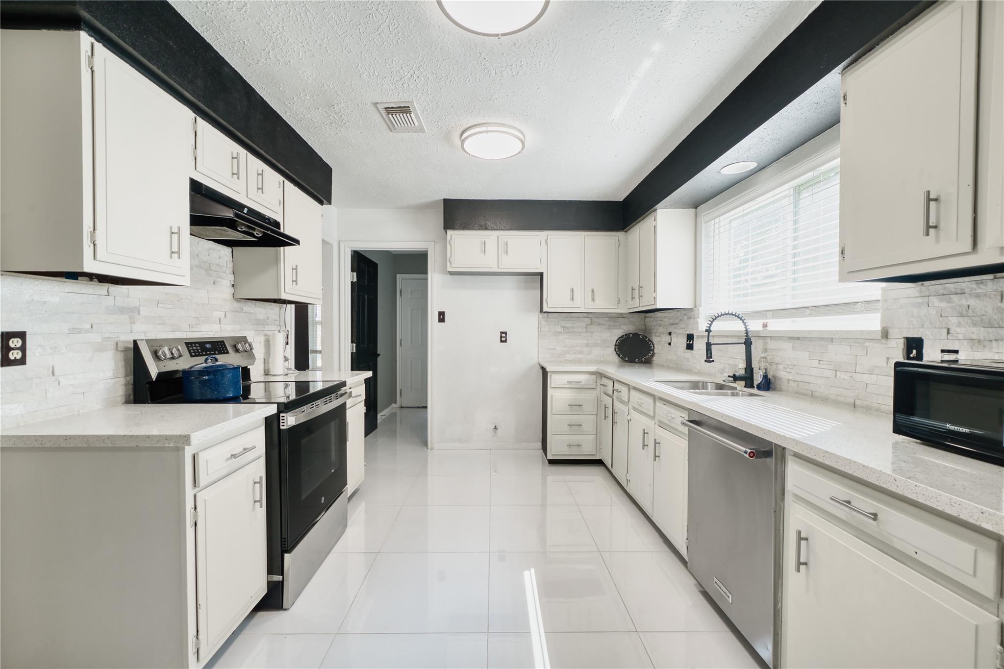 10127 Fernstone Lane