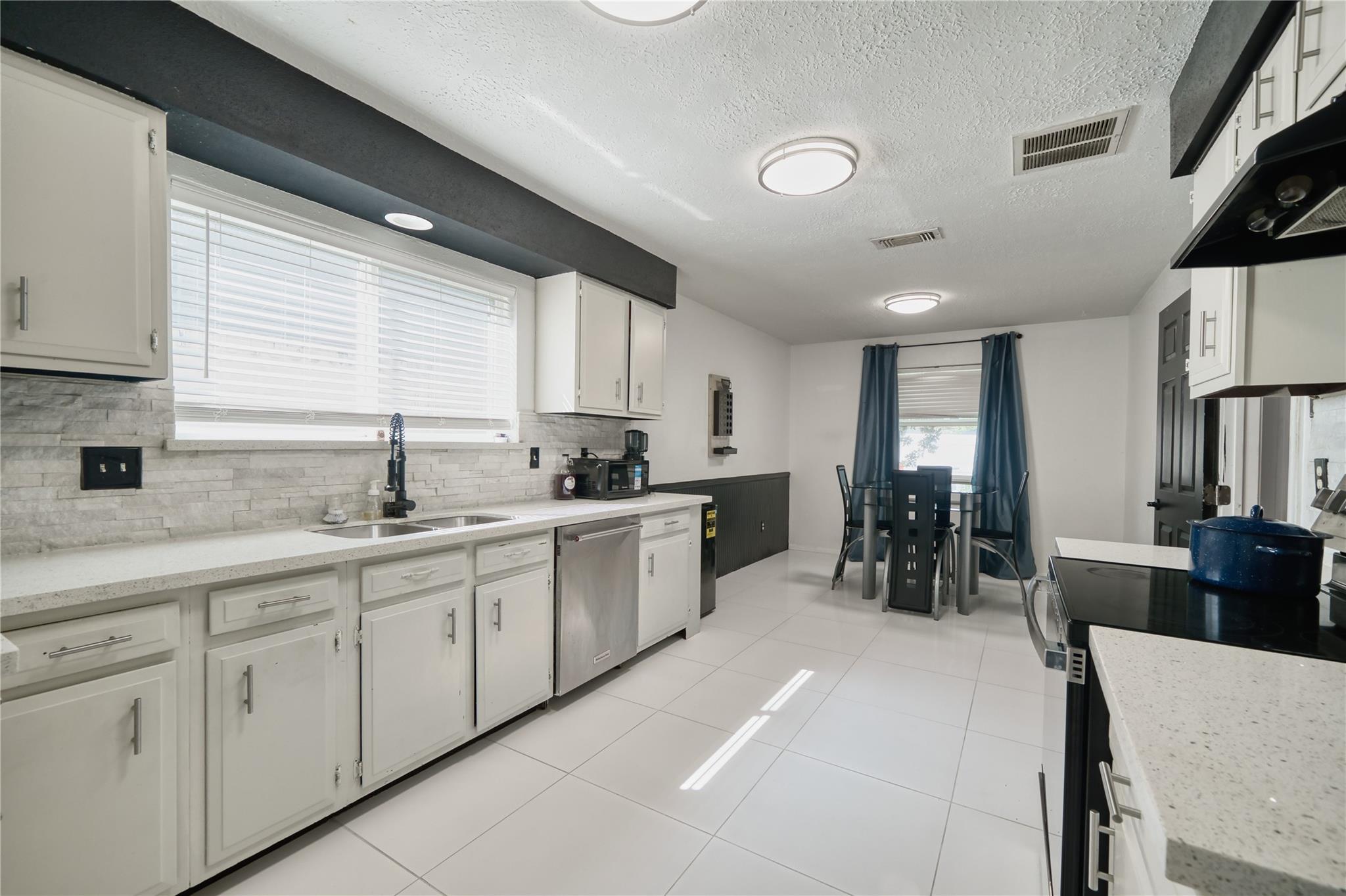 10127 Fernstone Lane