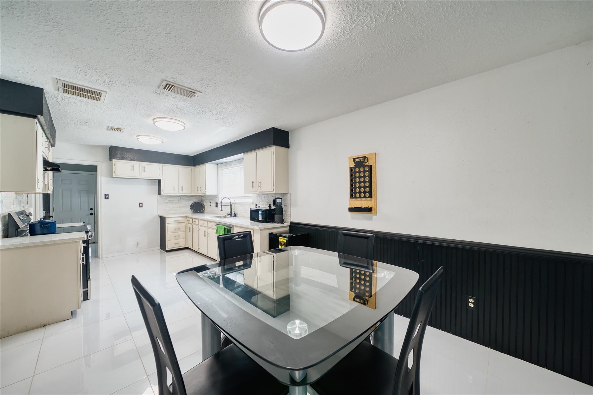 10127 Fernstone Lane