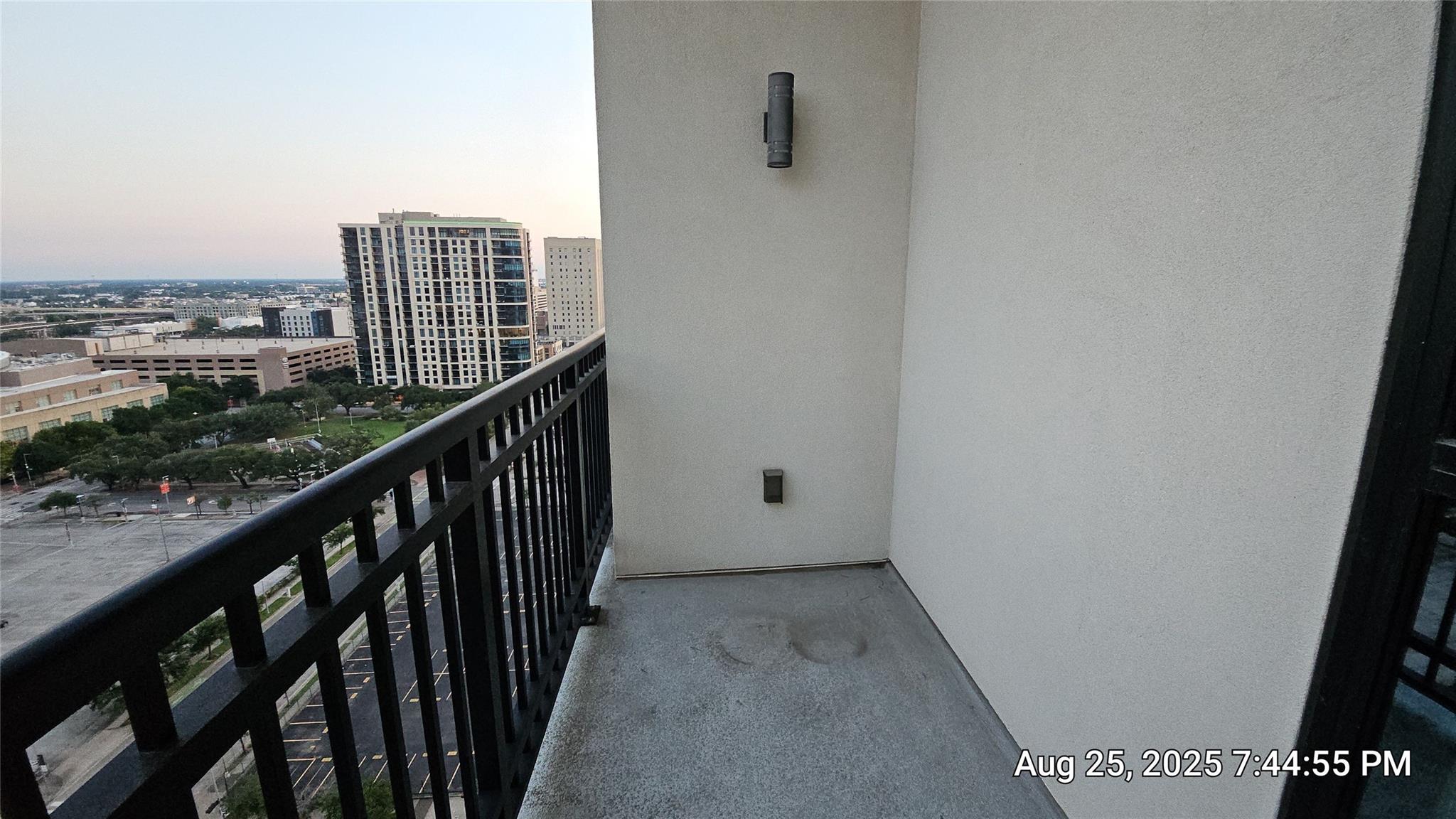 1211 Caroline Street # 1502