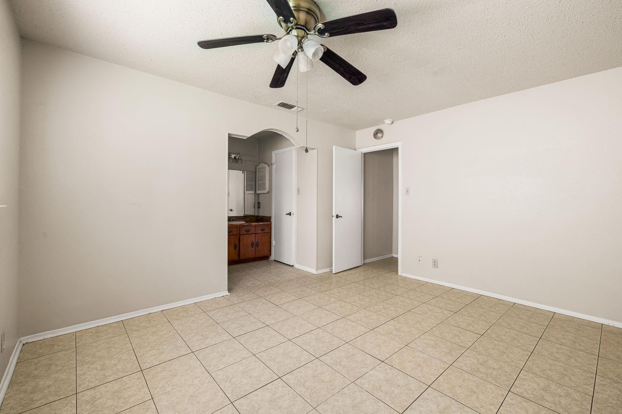 4310 Valleybrook