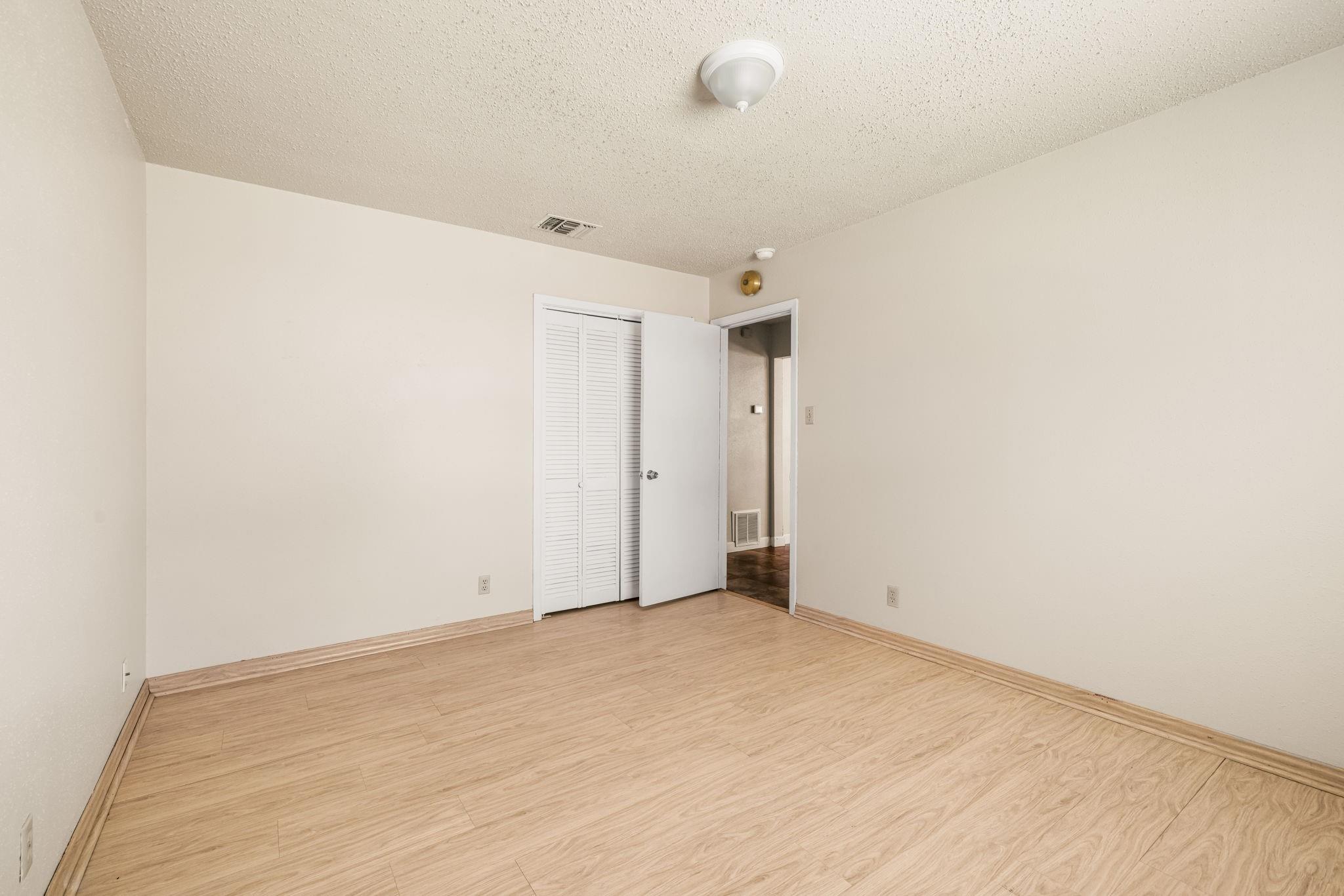 4310 Valleybrook
