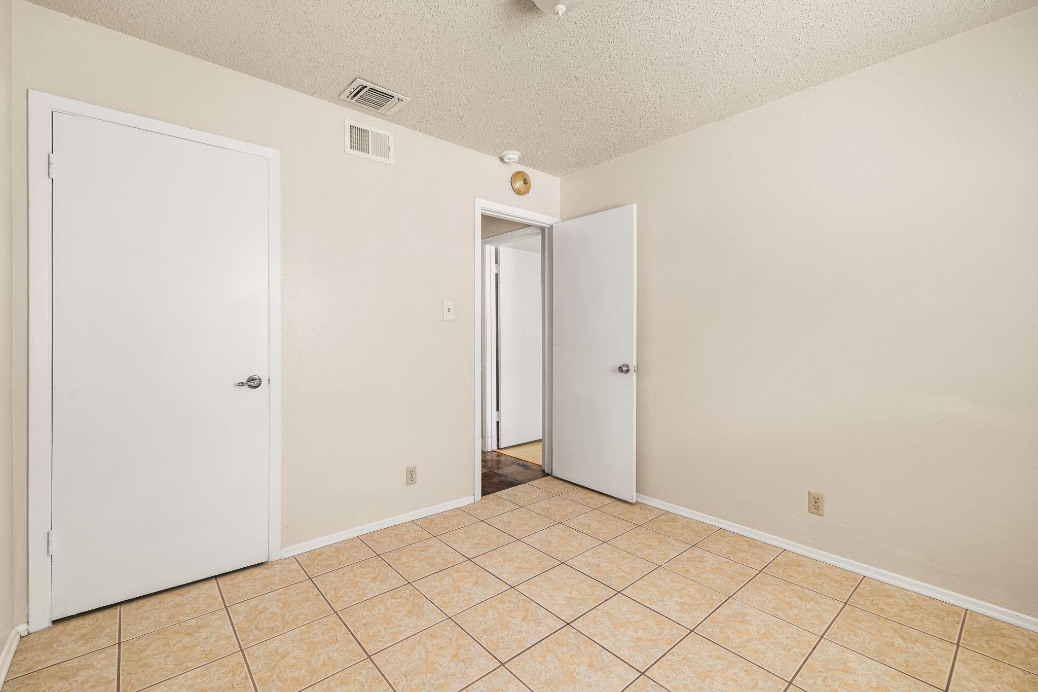 4310 Valleybrook