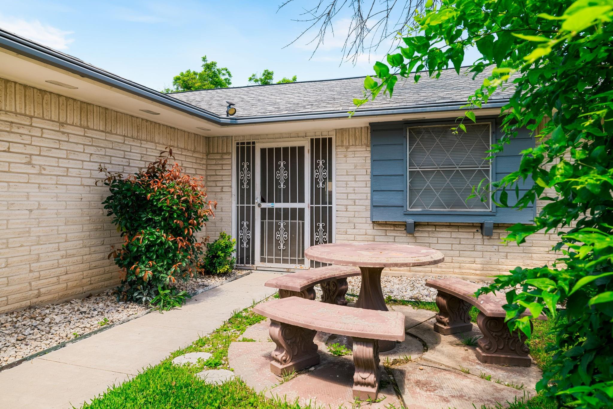 4310 Valleybrook