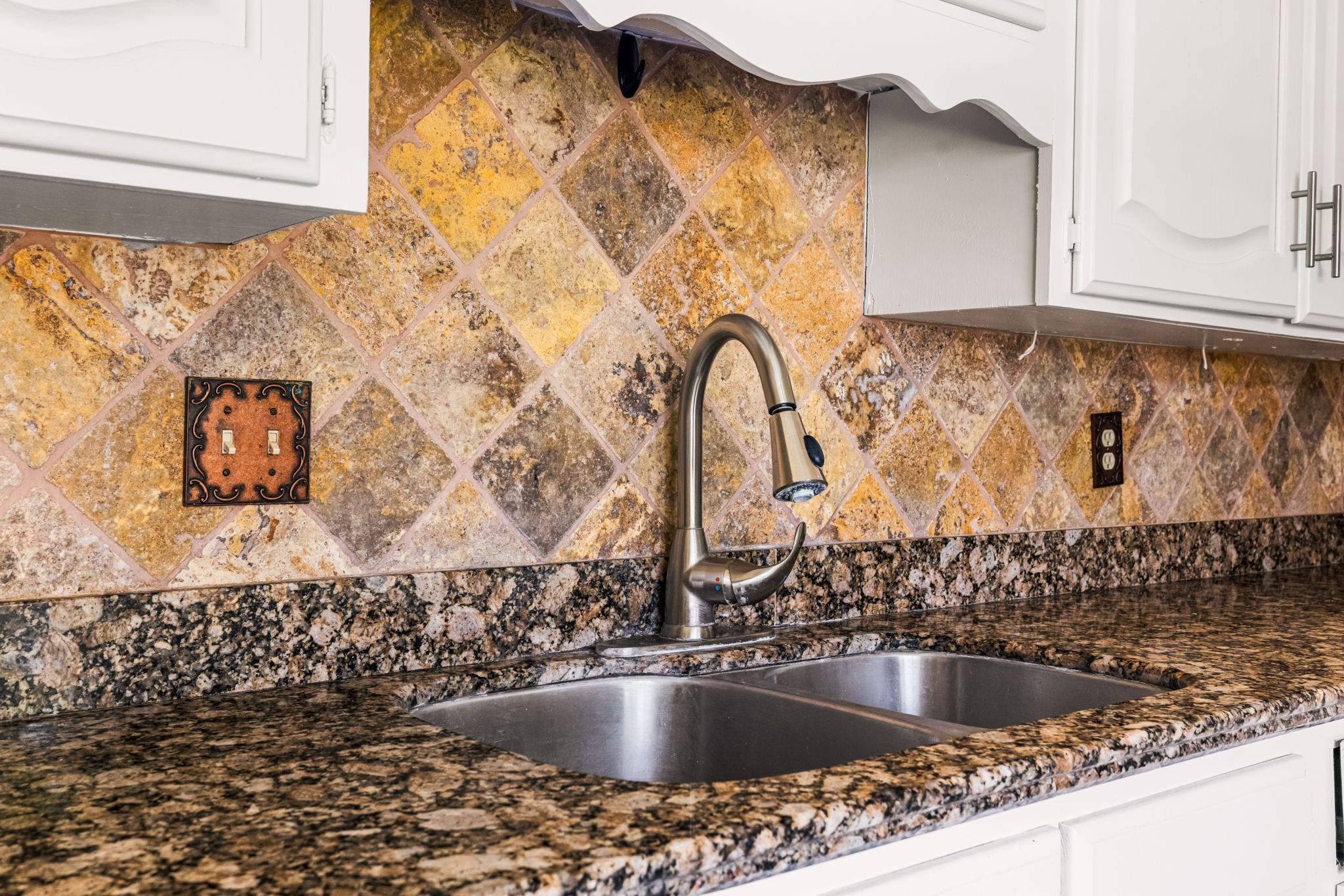 4310 Valleybrook