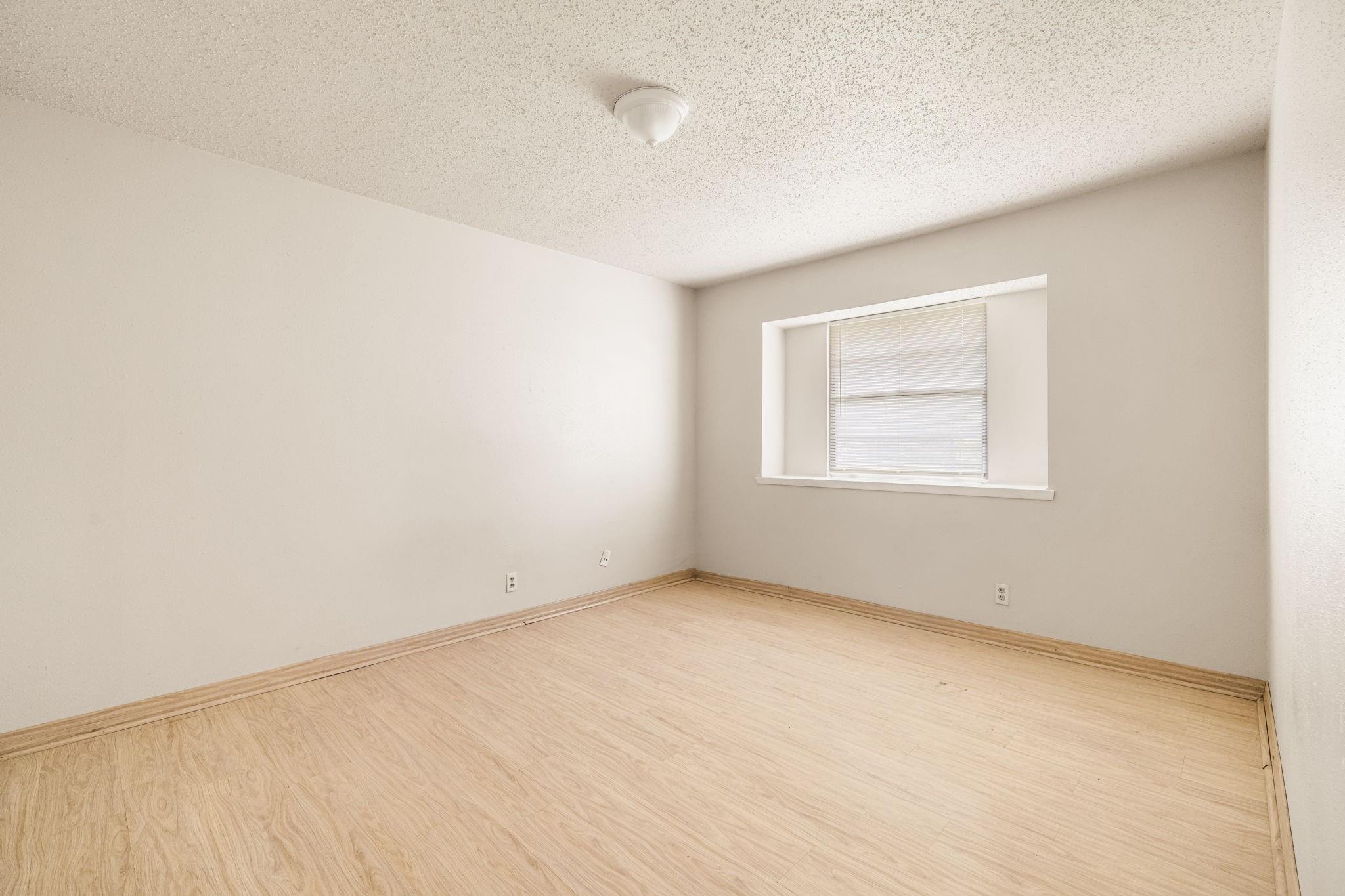 4310 Valleybrook