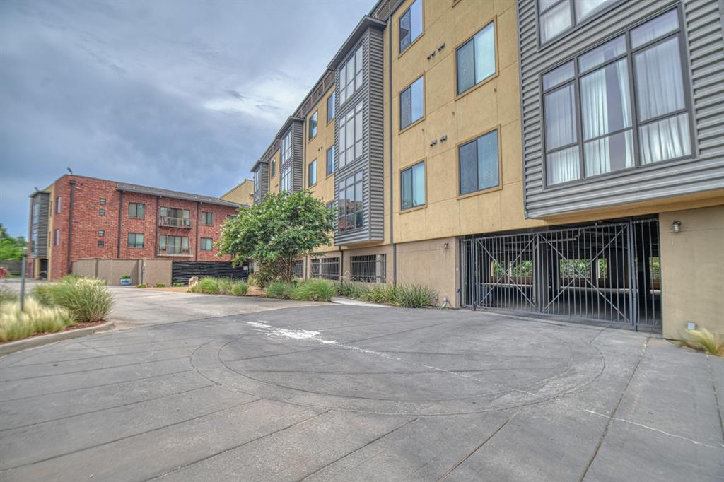 401 E Boyd Street Unit: 403