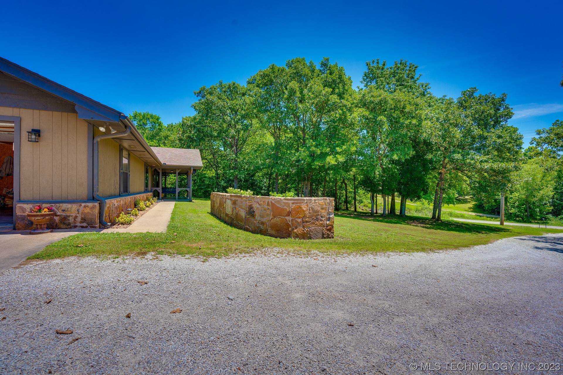 18372 E County Road 1550