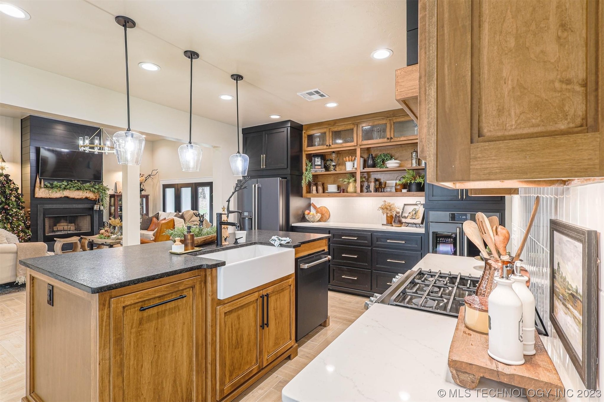 16463 County Road 3600