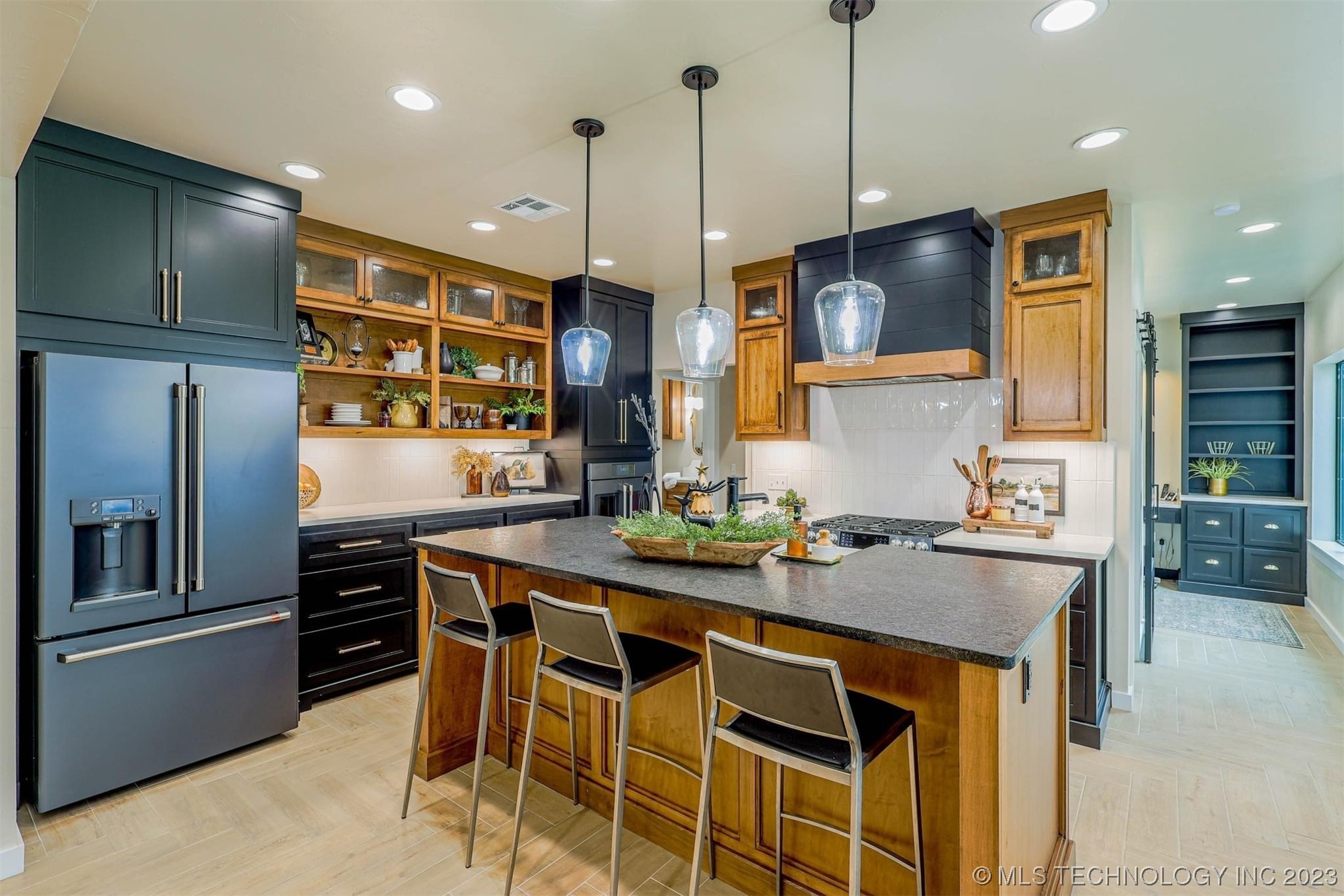 16463 County Road 3600