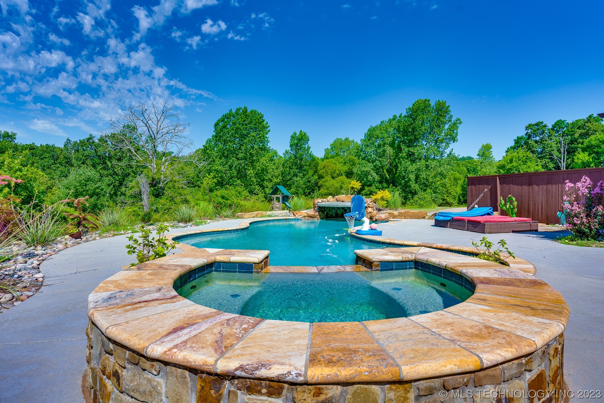 18315 County Road 1557