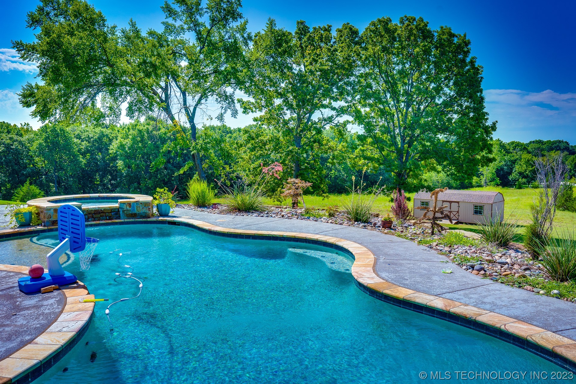 18315 County Road 1557