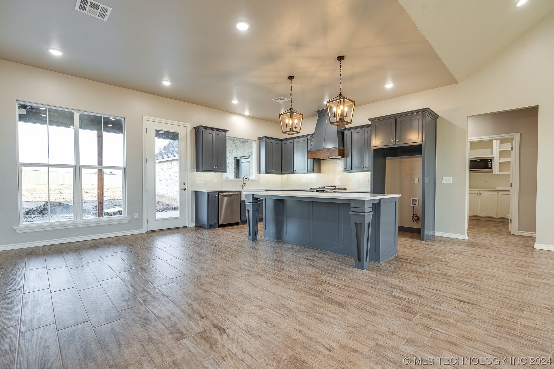 12349 County Road 3571