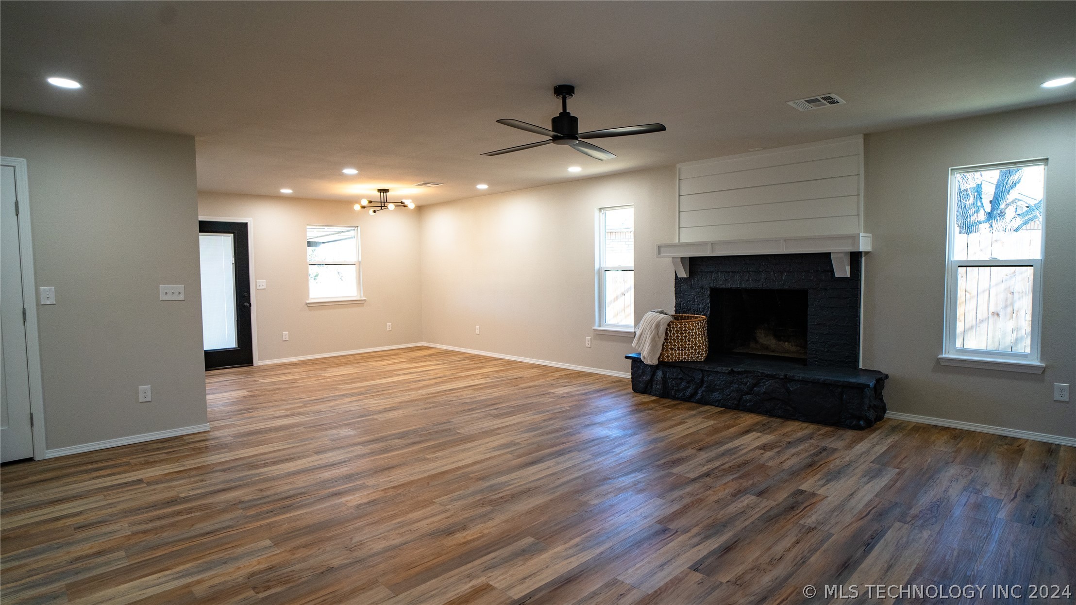 2528 Arlington Boulevard