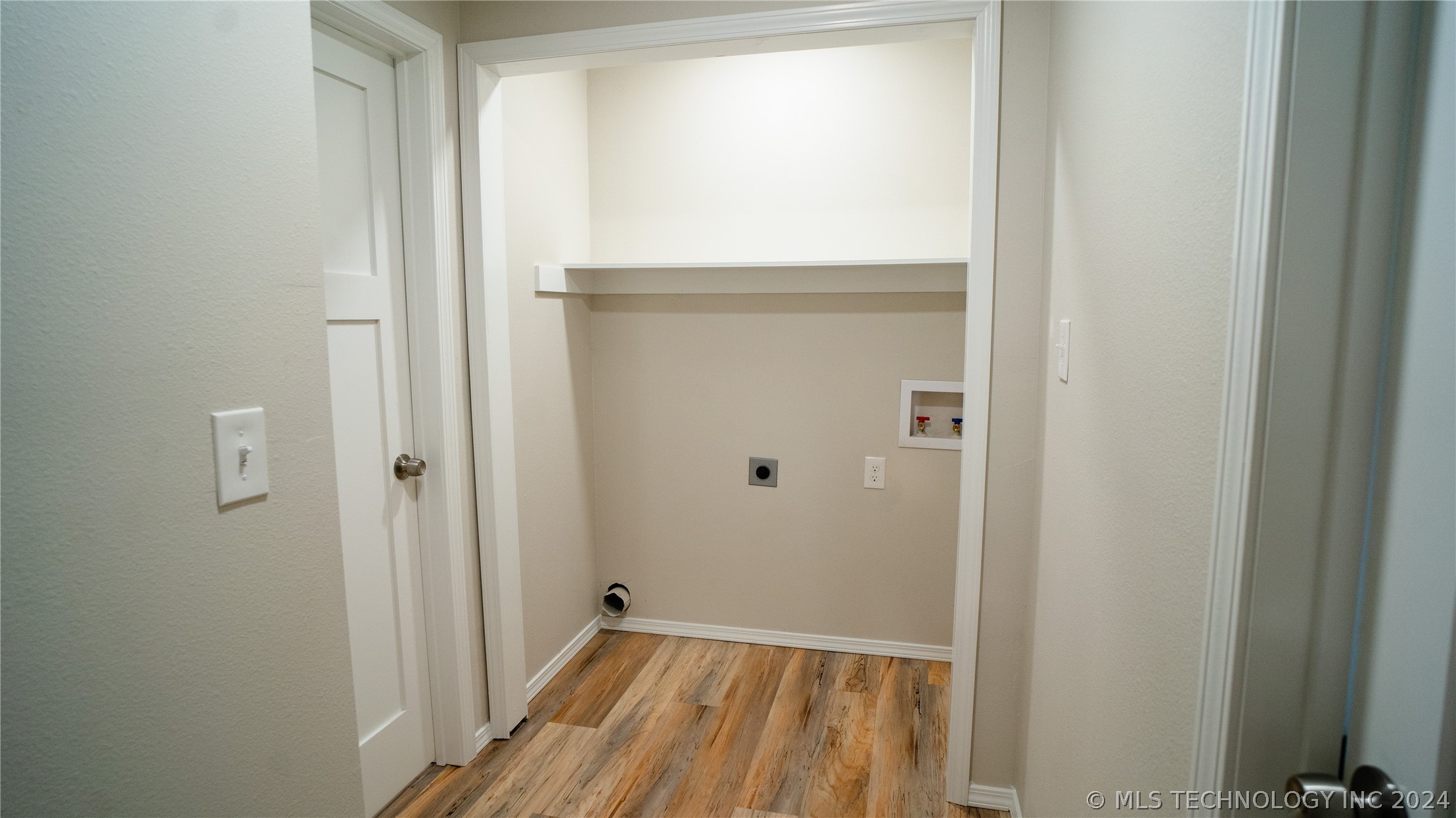 2528 Arlington Boulevard