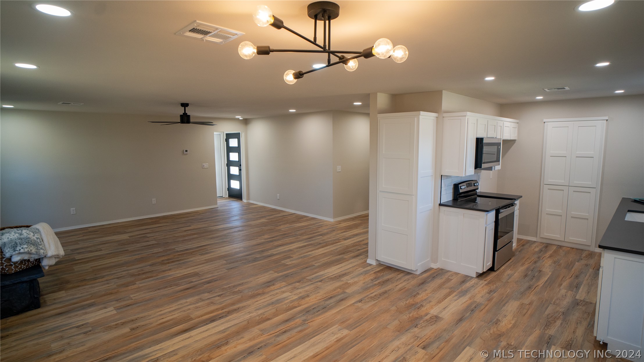 2528 Arlington Boulevard