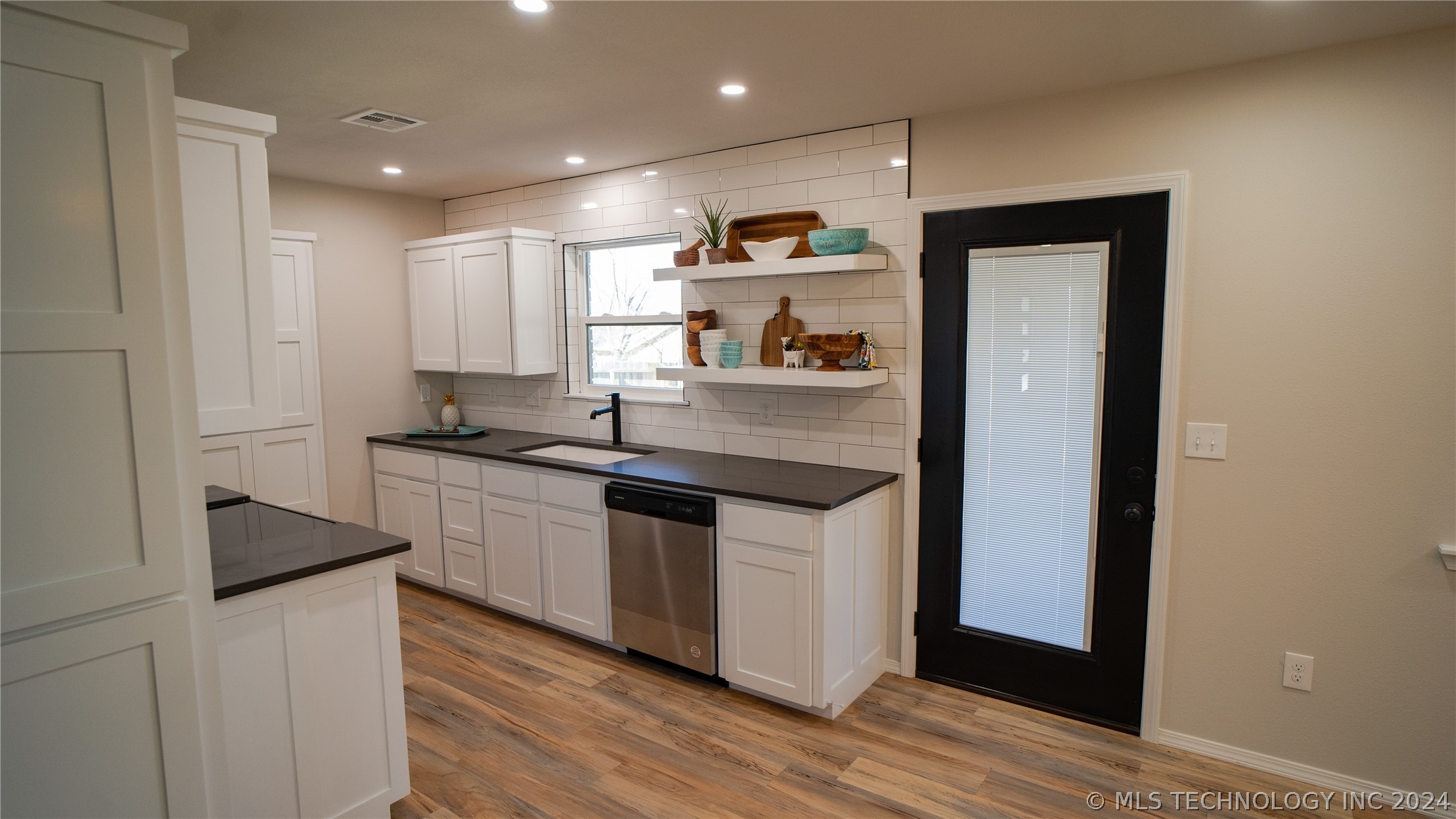 2528 Arlington Boulevard