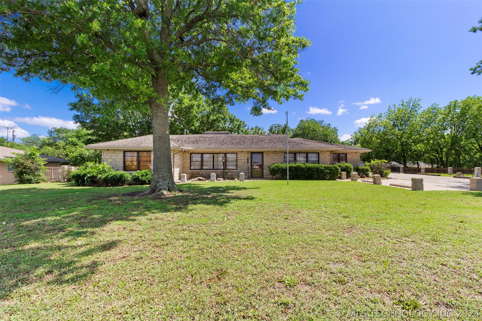 1609 Arlington Street