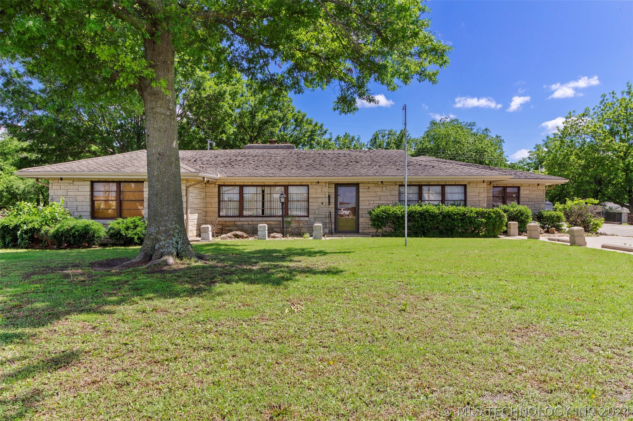 1609 Arlington Street