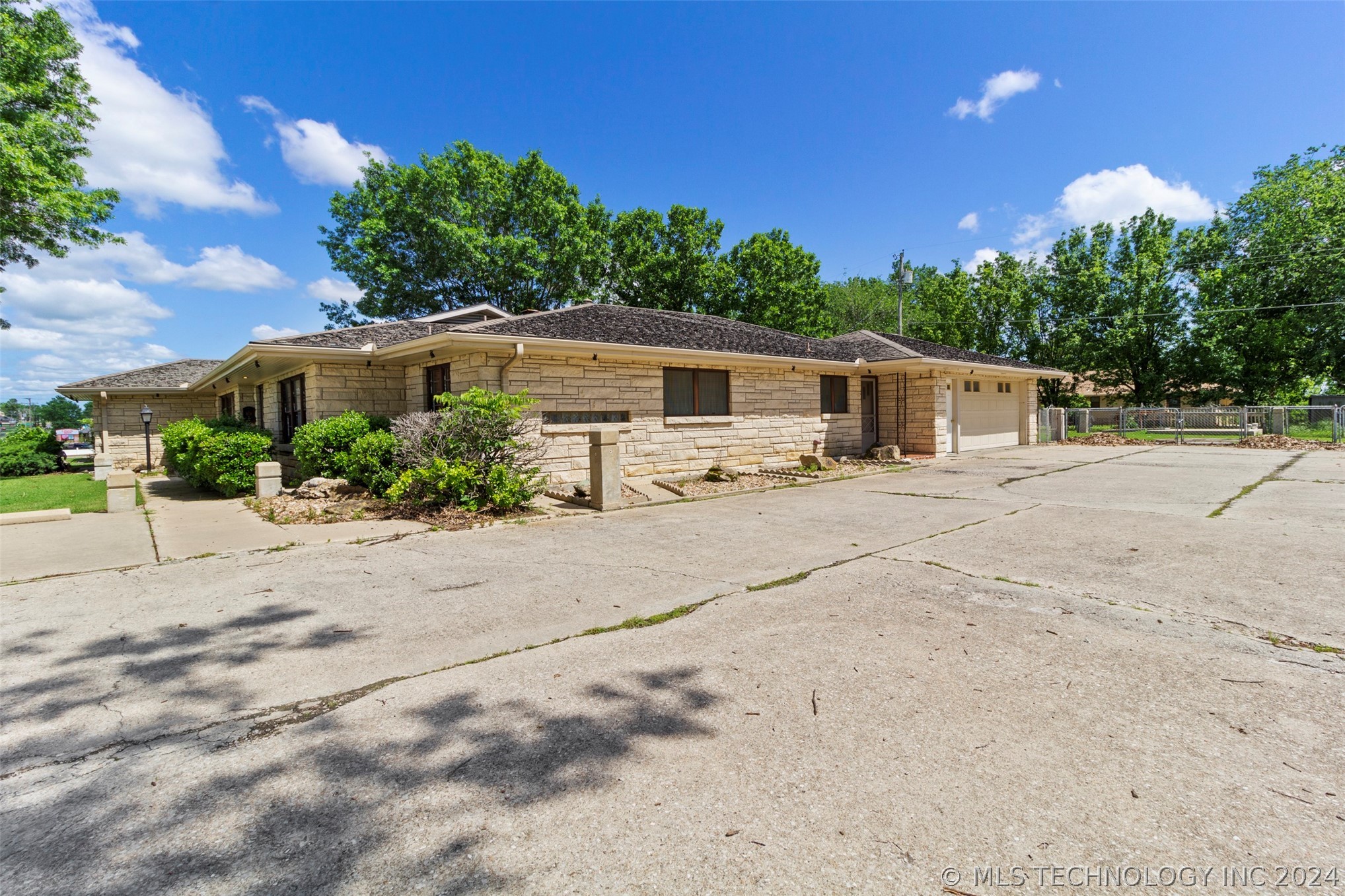 1609 Arlington Street