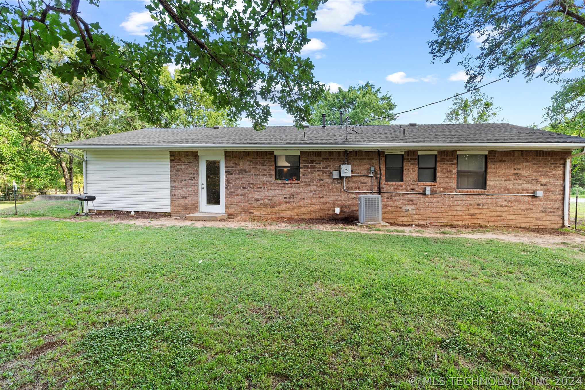 19116 County Road 1570