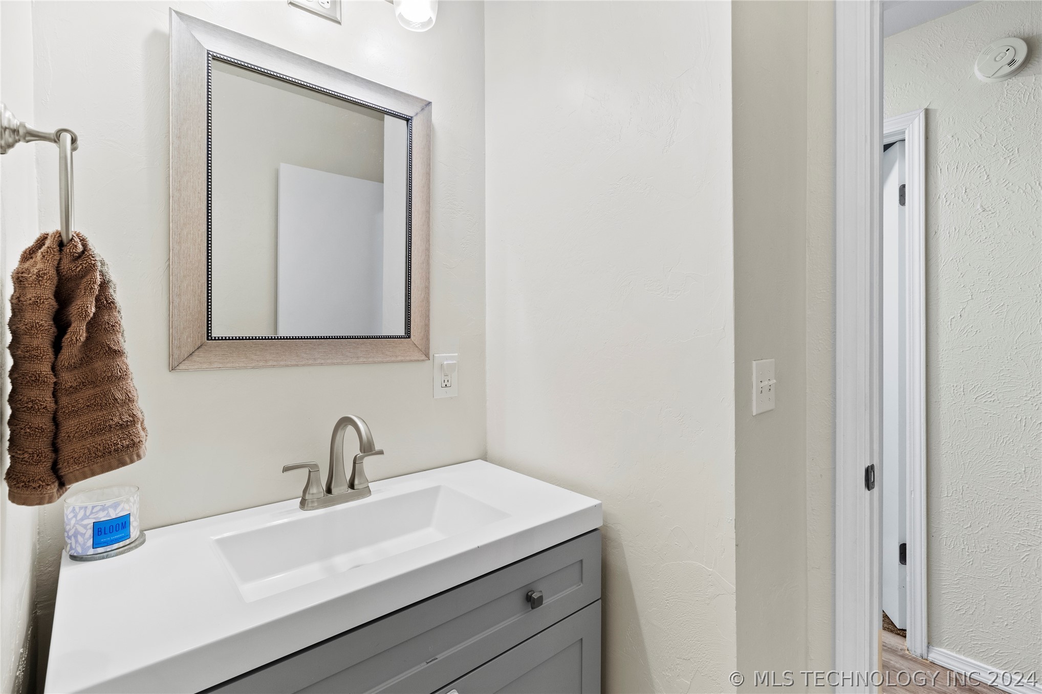 19116 County Road 1570