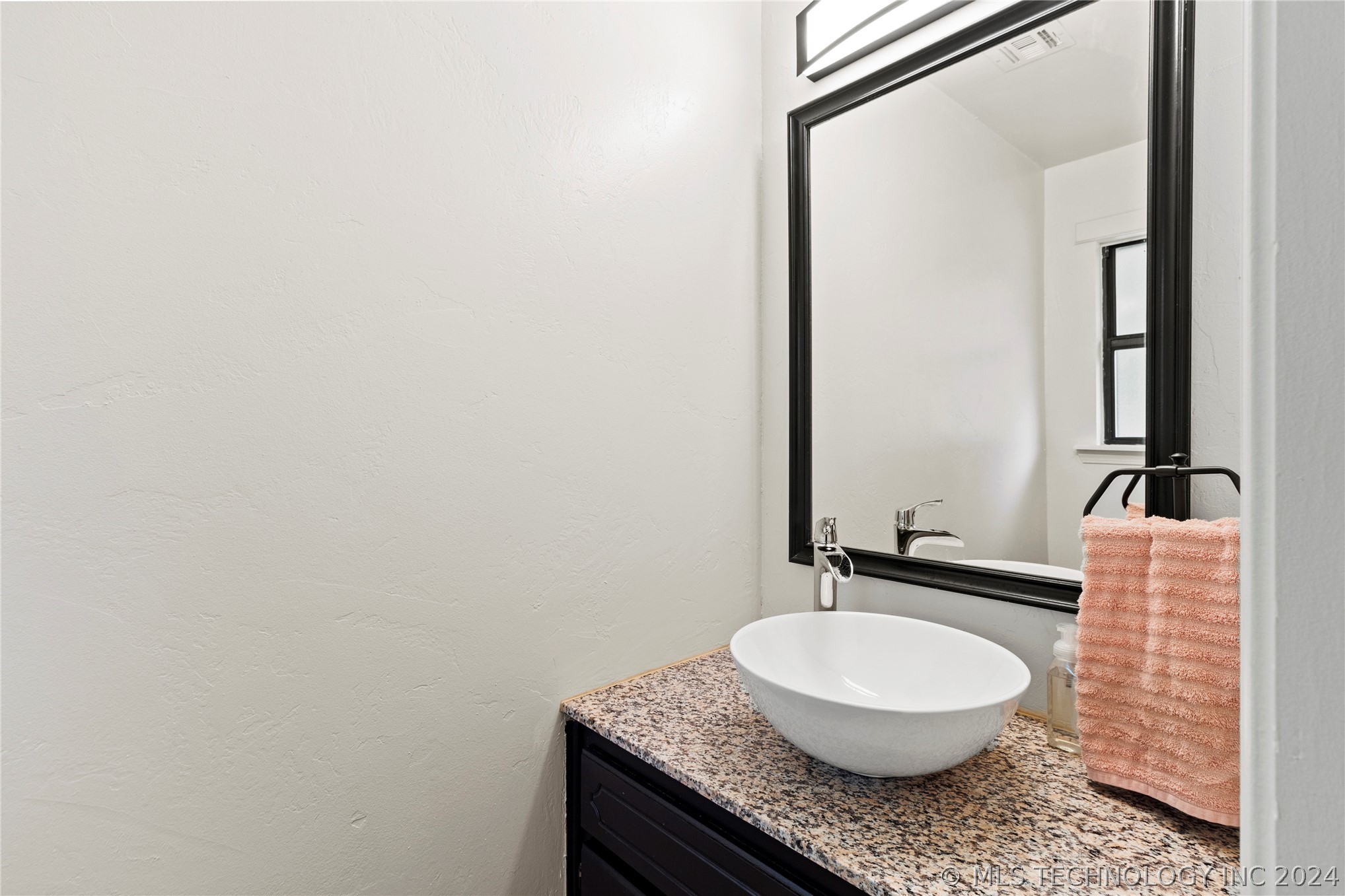 19116 County Road 1570