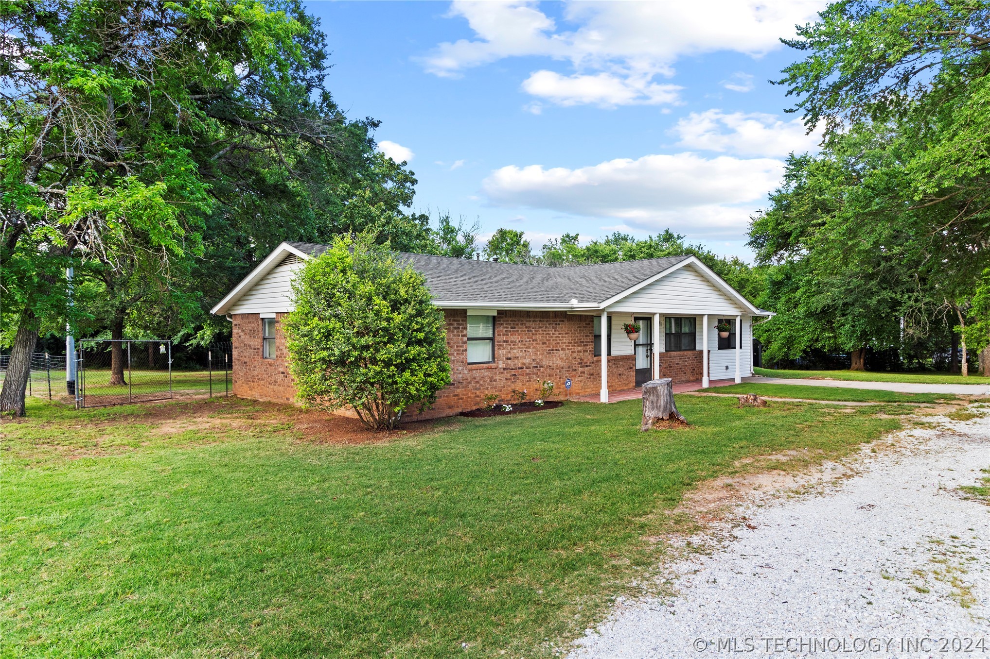 19116 County Road 1570