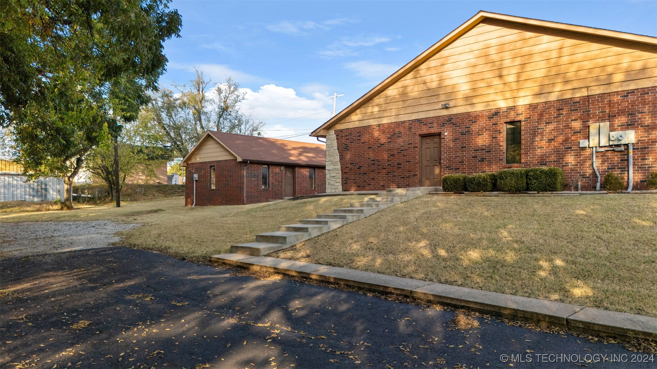 630 E 17th