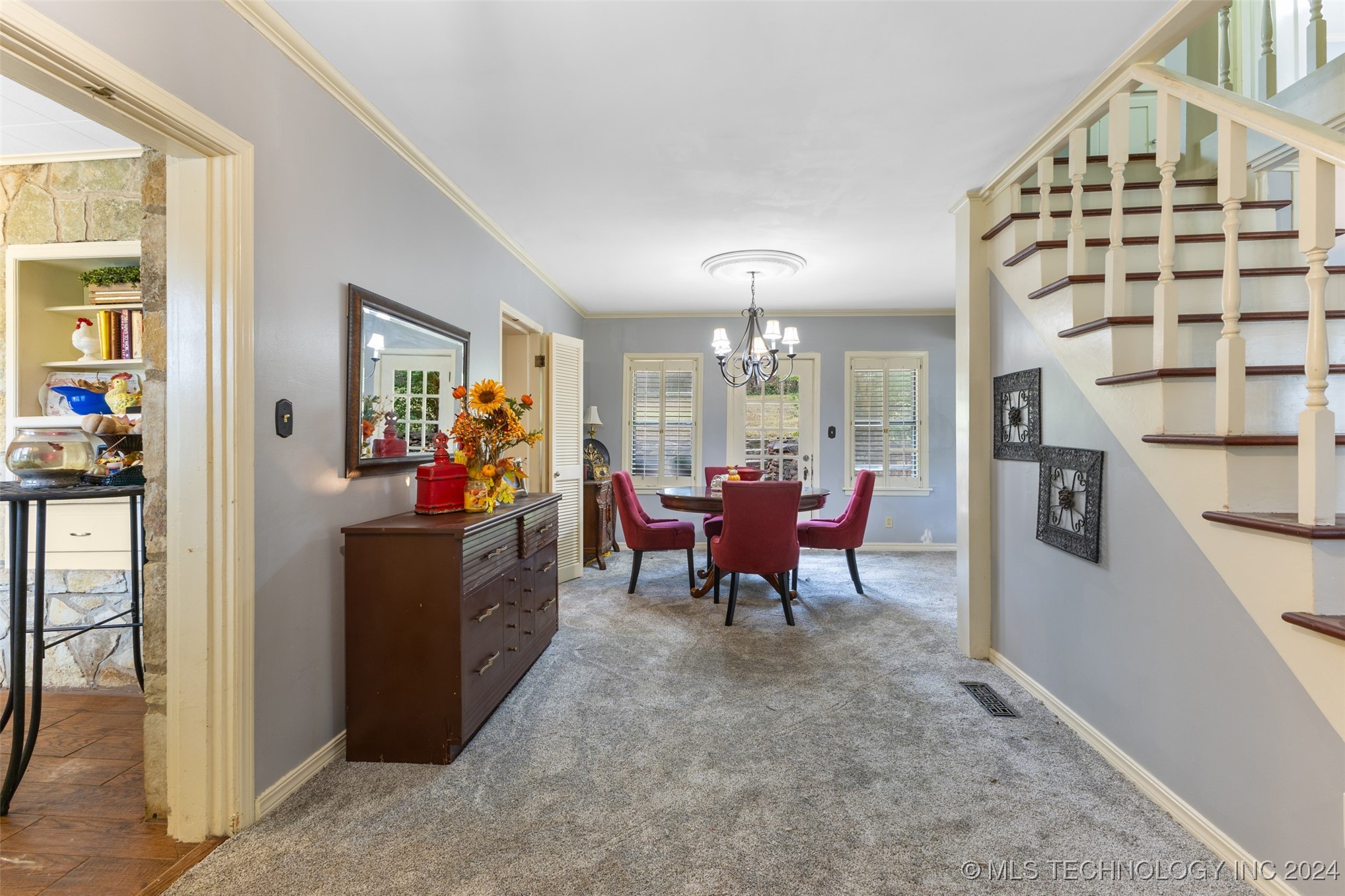 1101 S Broadway