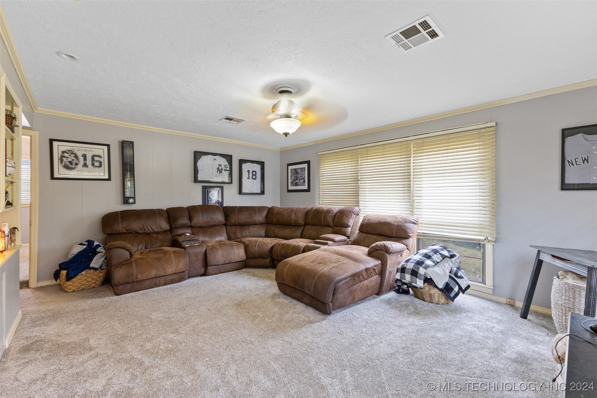 1101 S Broadway