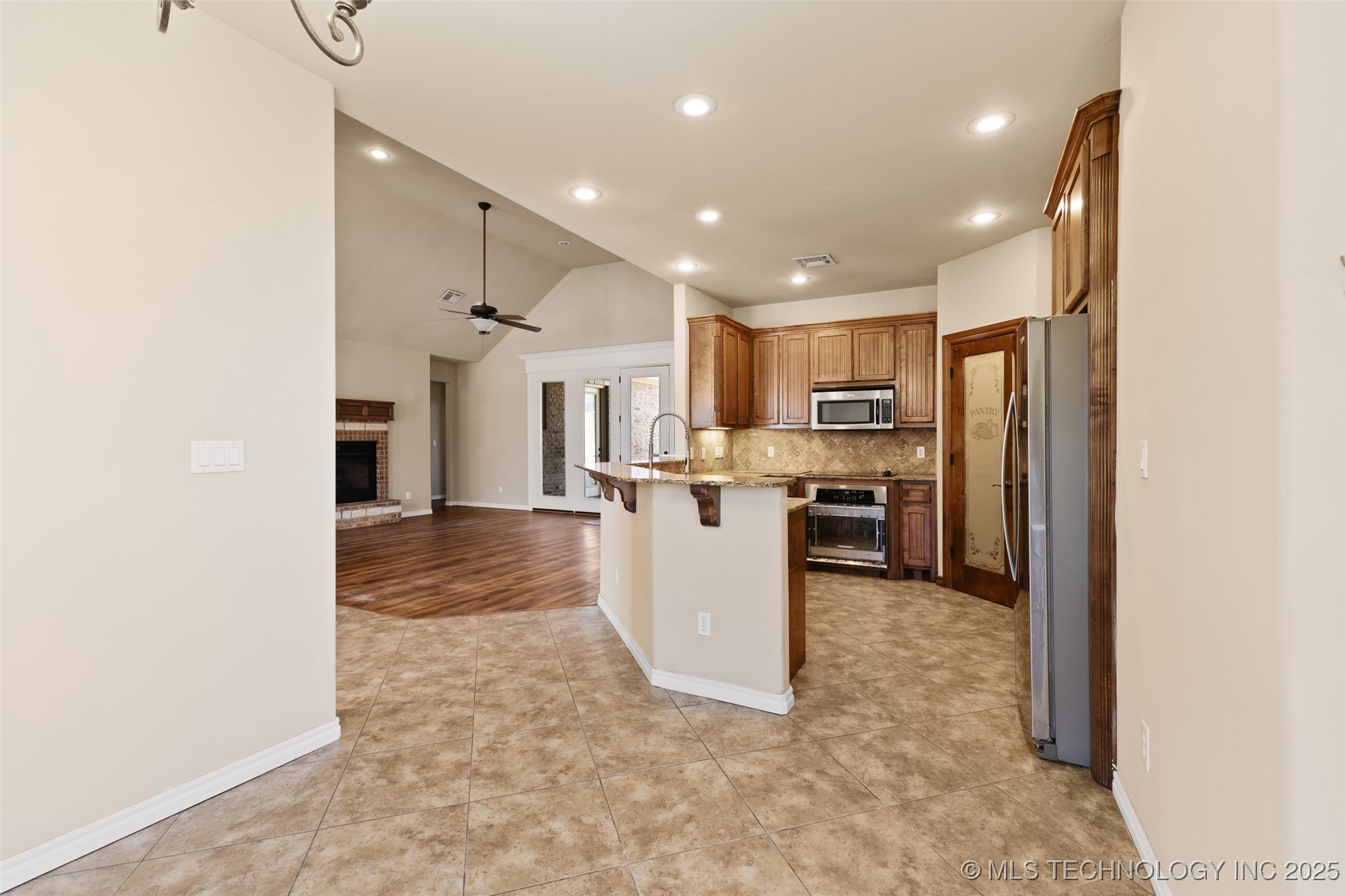 820 Cypress