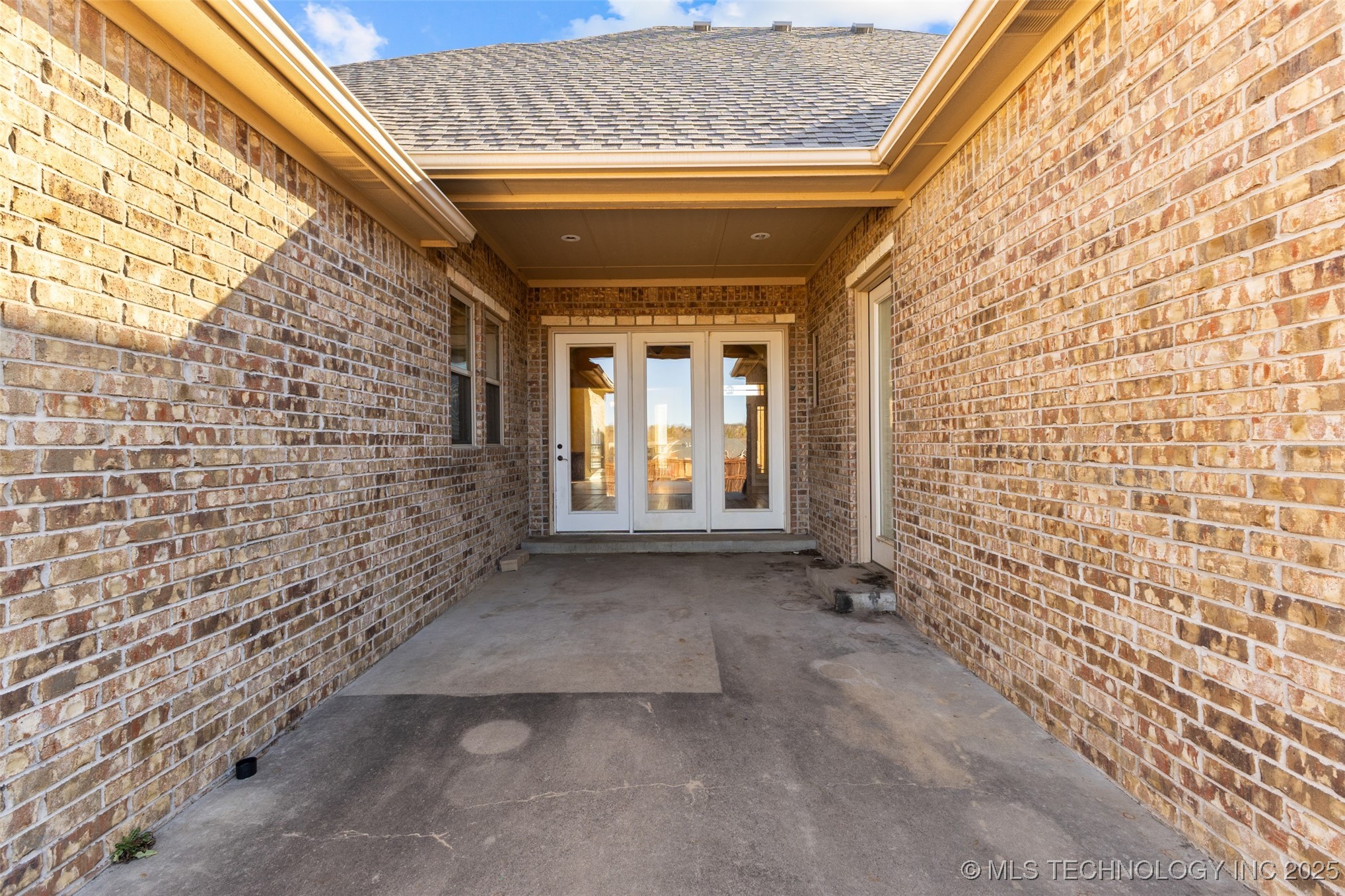 820 Cypress