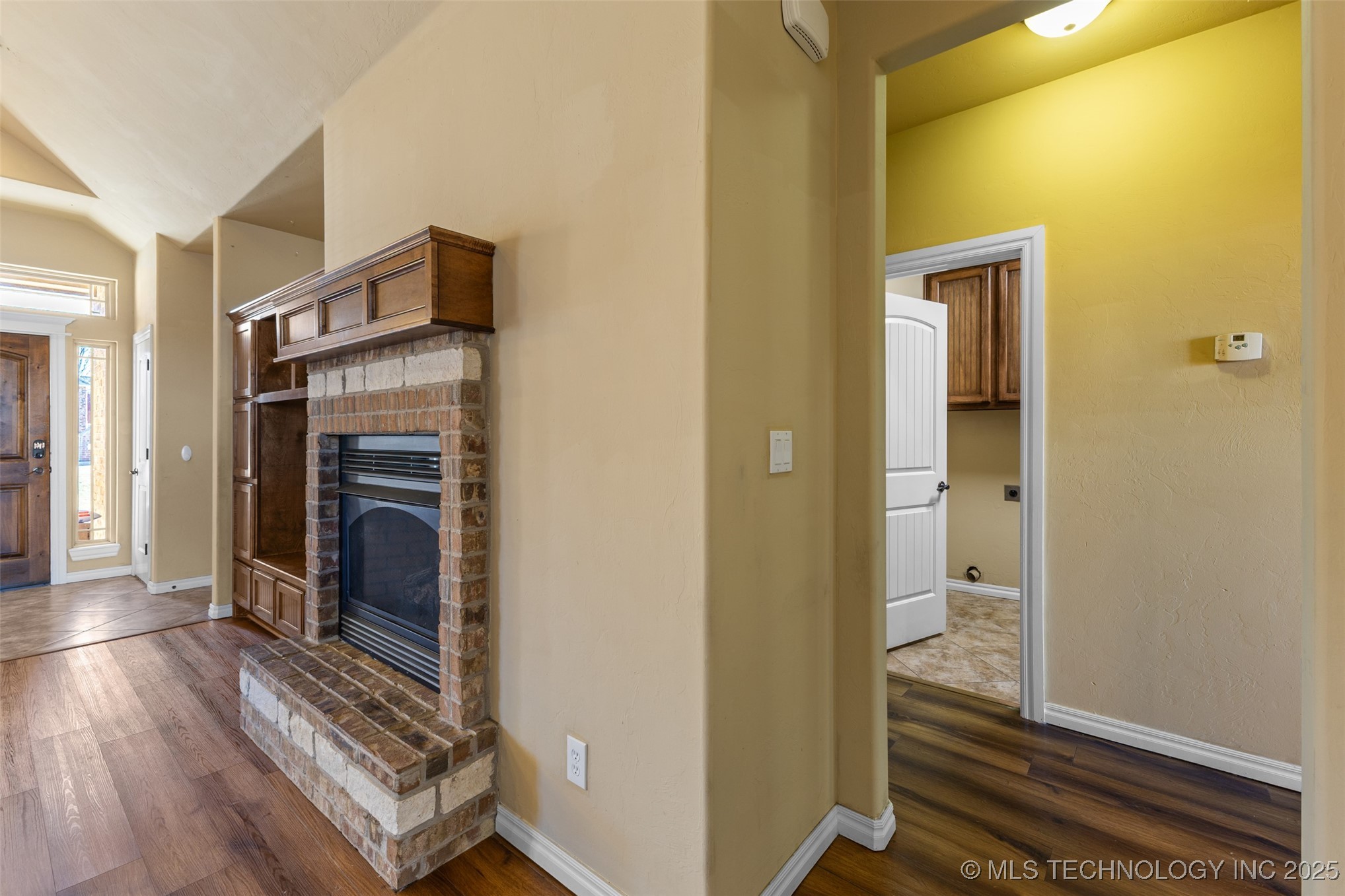 820 Cypress