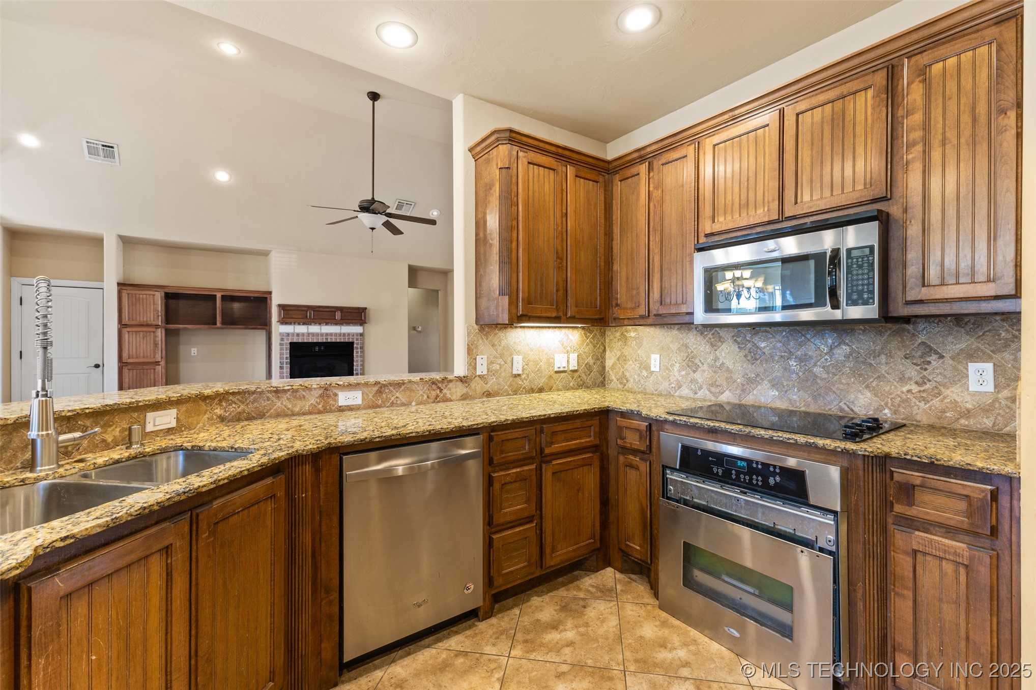 820 Cypress