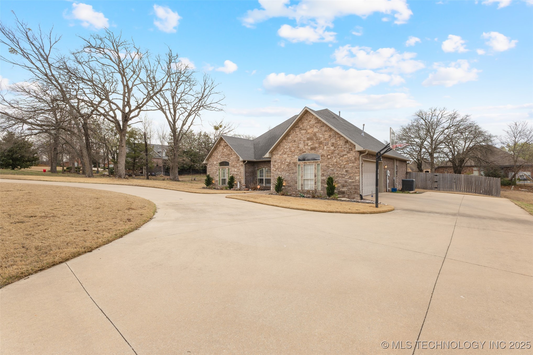 1923 Muirfield Drive