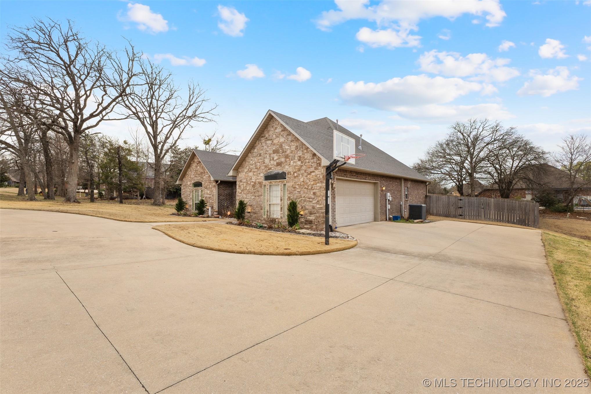 1923 Muirfield Drive