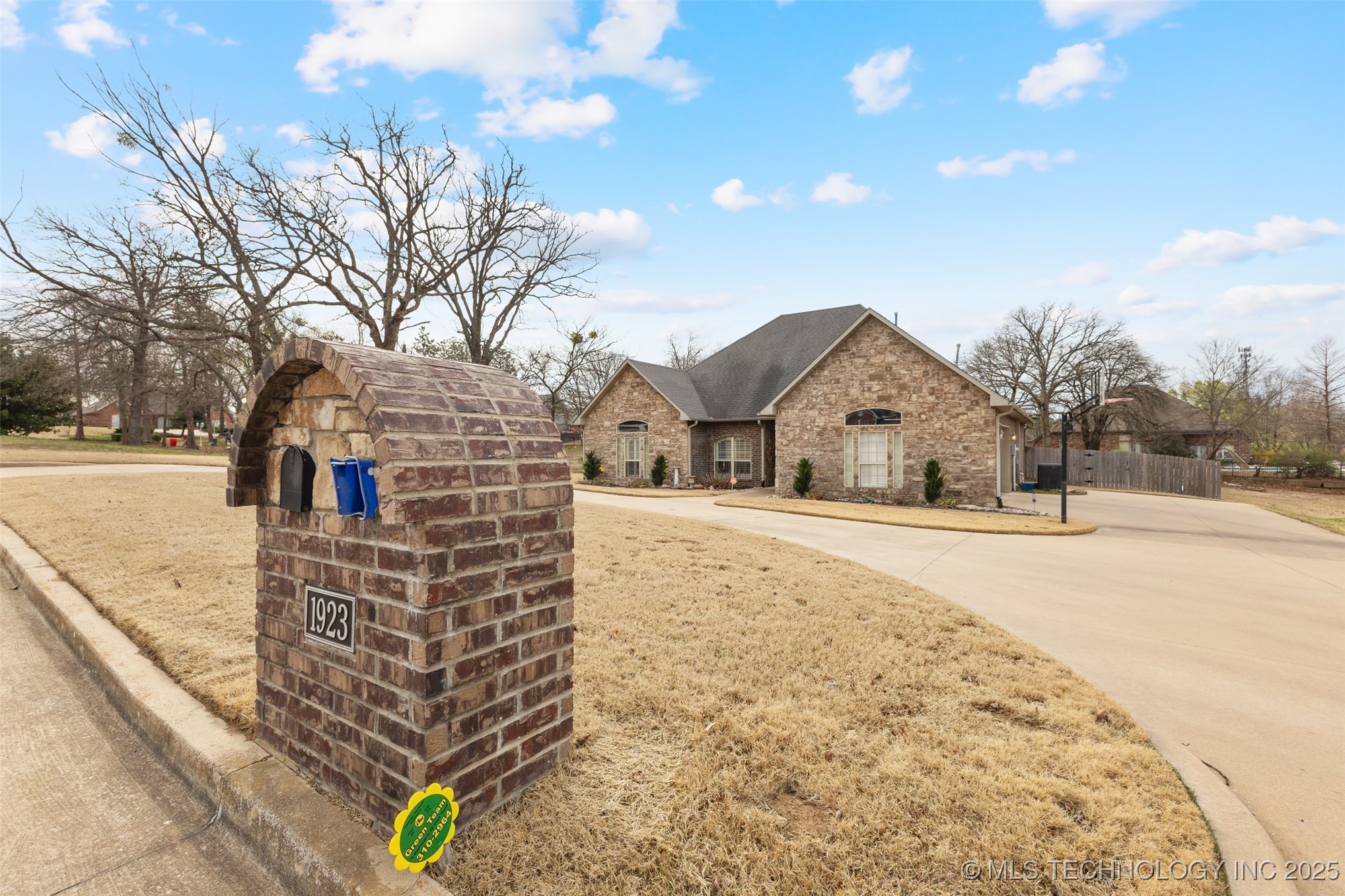 1923 Muirfield Drive