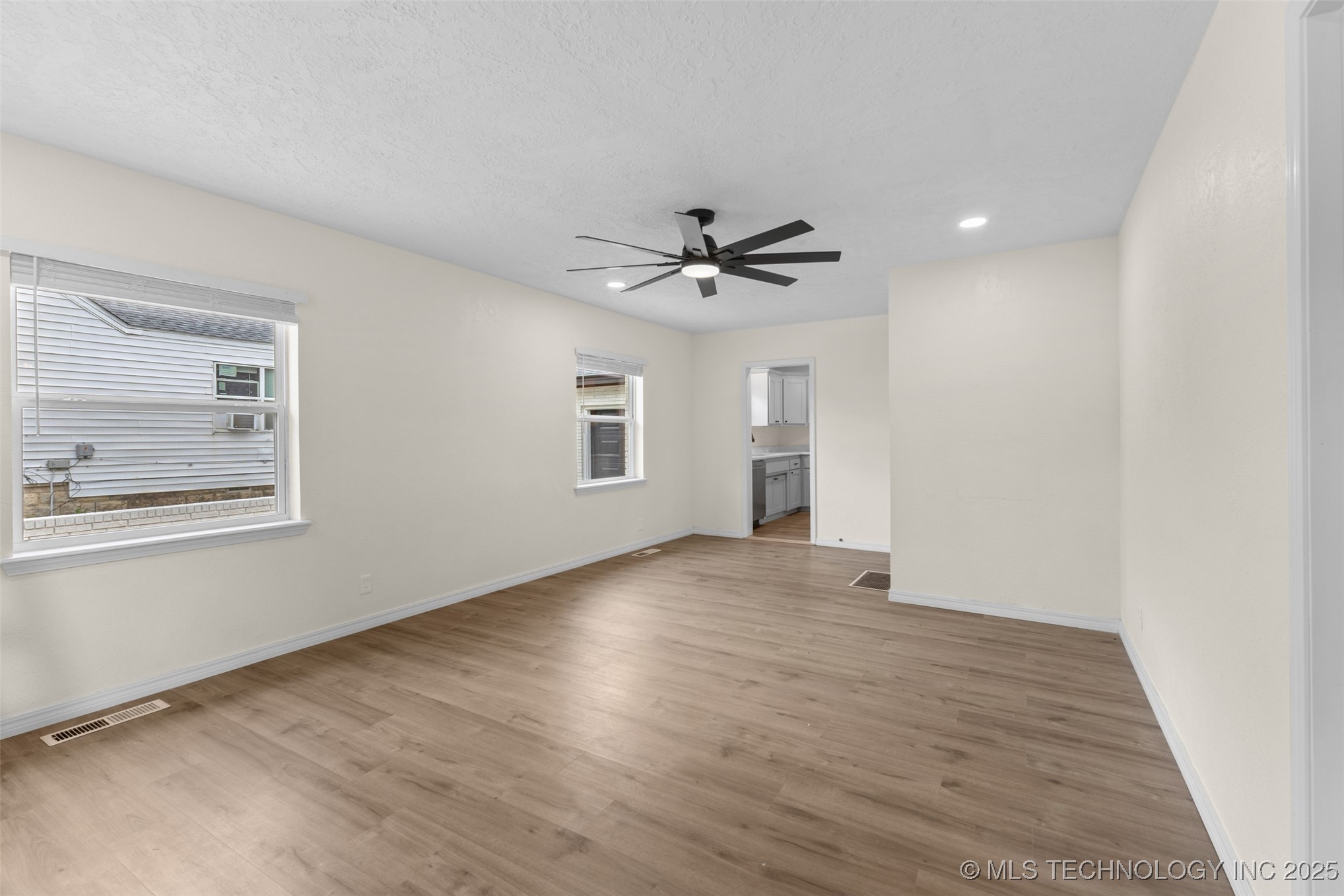 524 W 18th