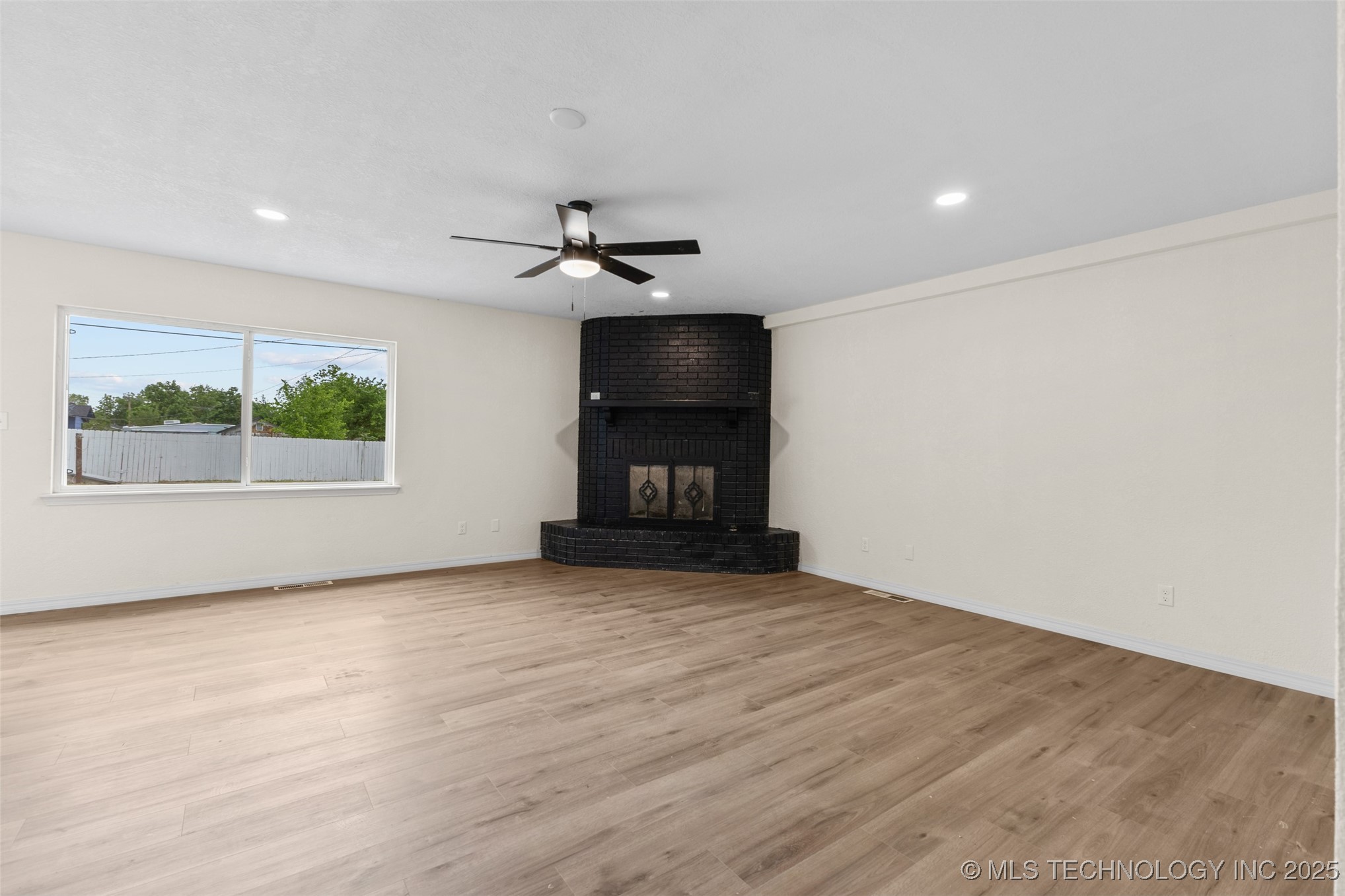 524 W 18th